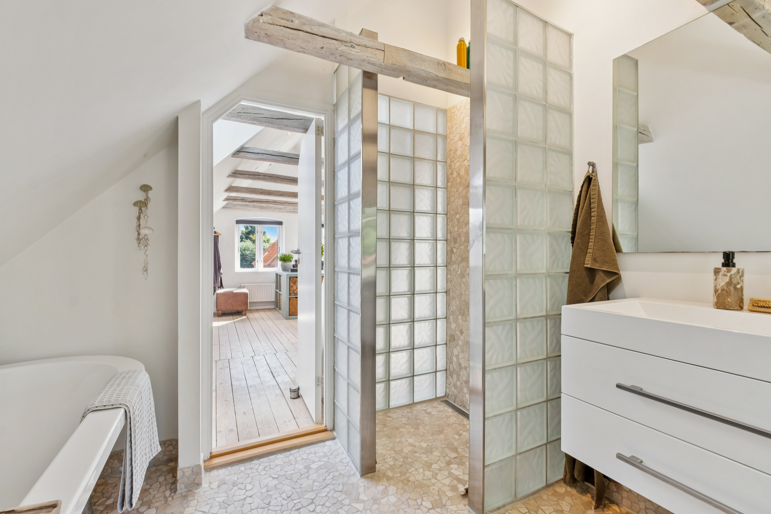 Fremhævet badeværelse billede i fuldskærmstilstand. Billede af Vejlevej 30, Thorsvang, 8700 Horsens