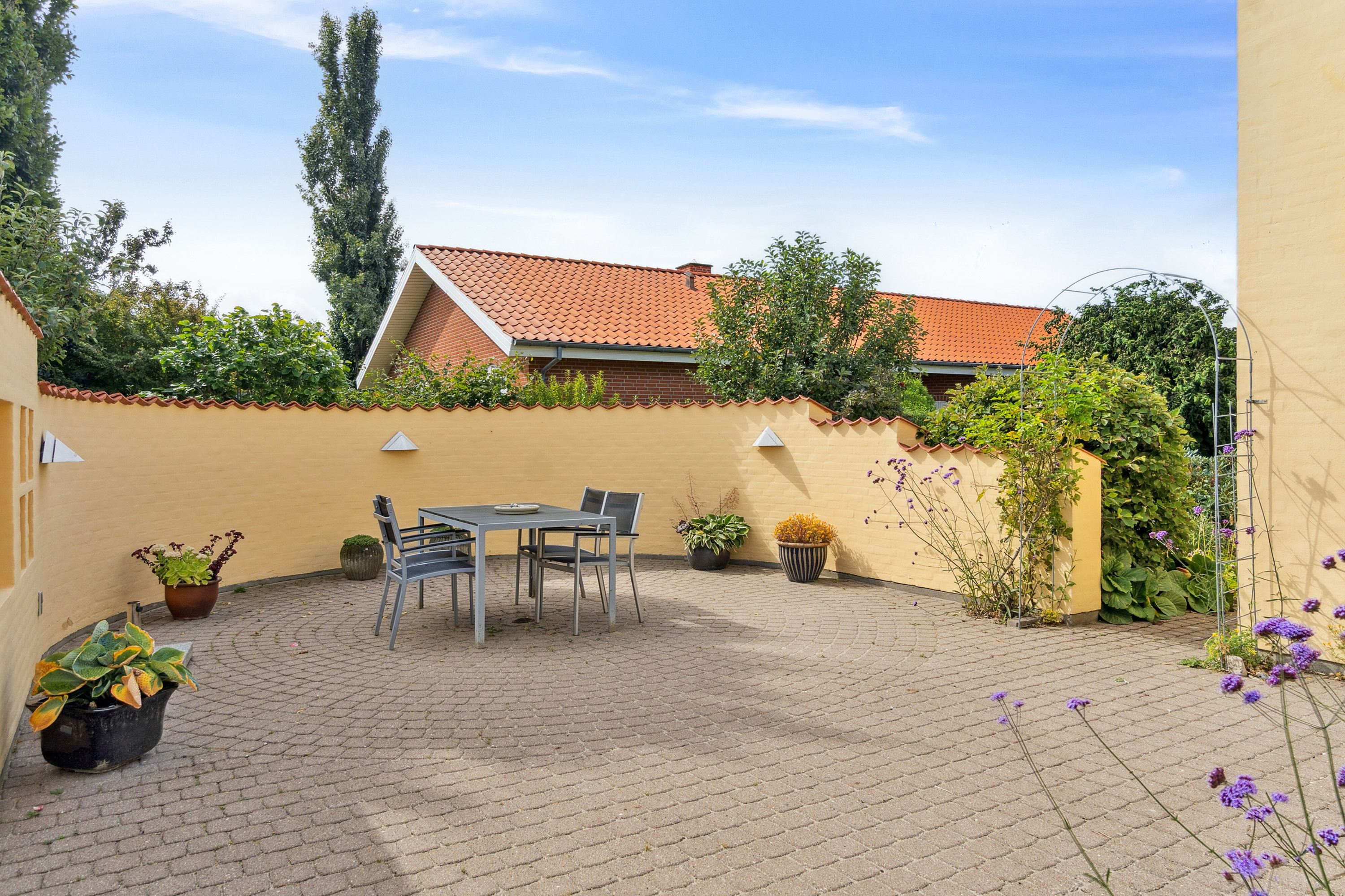 Fremhævet terrasse billede i fuldskærmstilstand. Billede af Rørkærvej 73, 8722 Hedensted