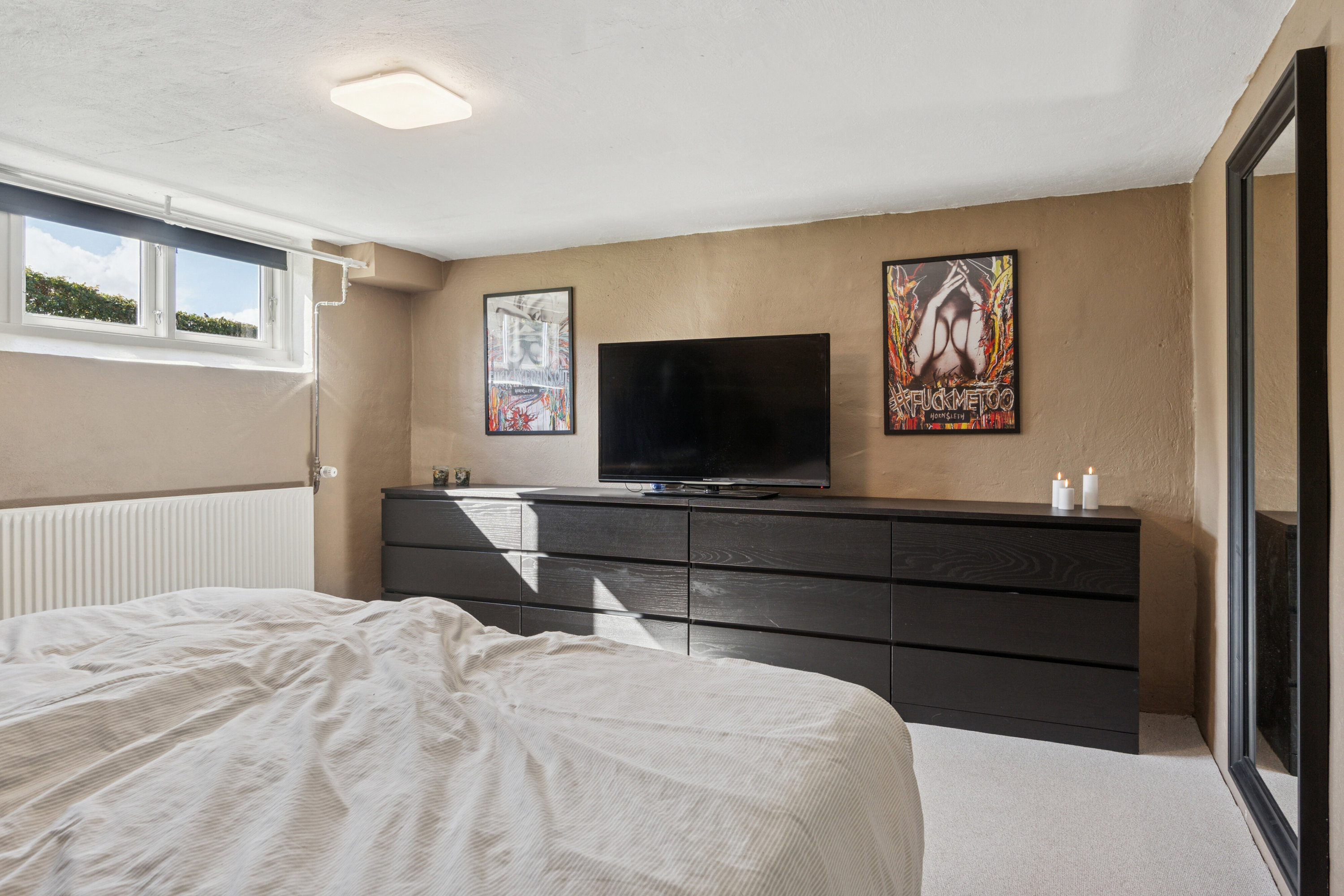 Fremhævet soveværelse billede i fuldskærmstilstand. Billede af Mølkærvej 1, Ødsted, 7100 Vejle