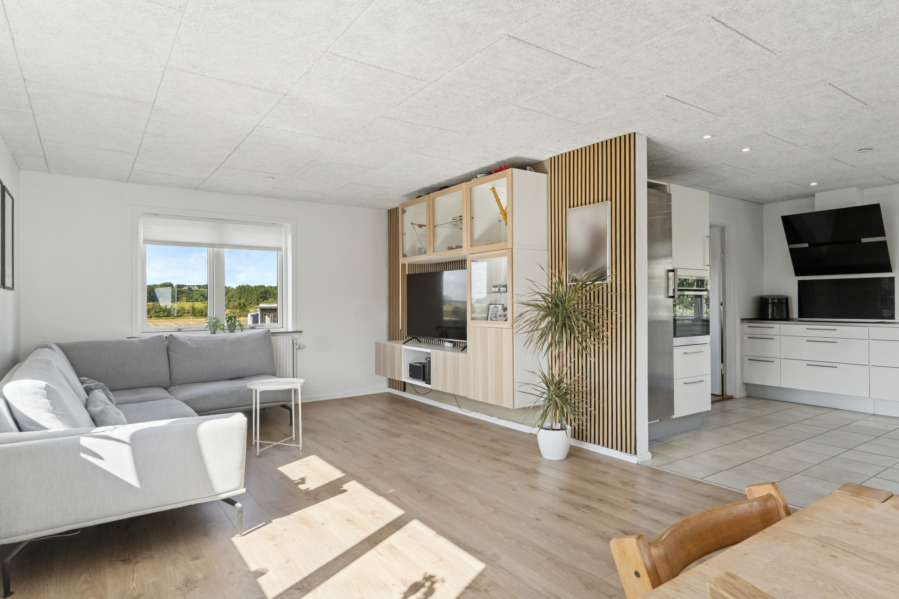 Fremhævet stue billede i fuldskærmstilstand. Billede af Mølkærvej 1, Ødsted, 7100 Vejle