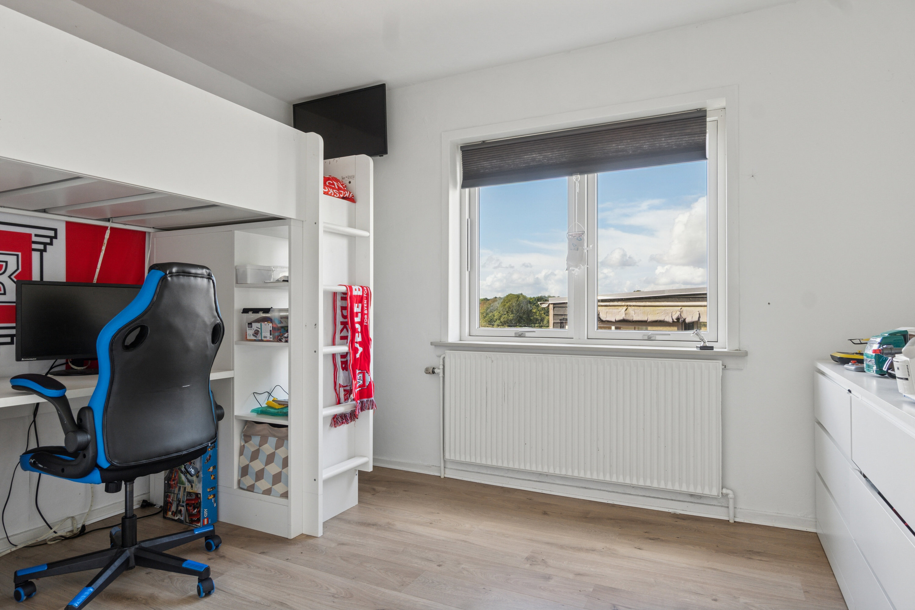 Fremhævet arbejdsværelse billede i fuldskærmstilstand. Billede af Mølkærvej 1, Ødsted, 7100 Vejle