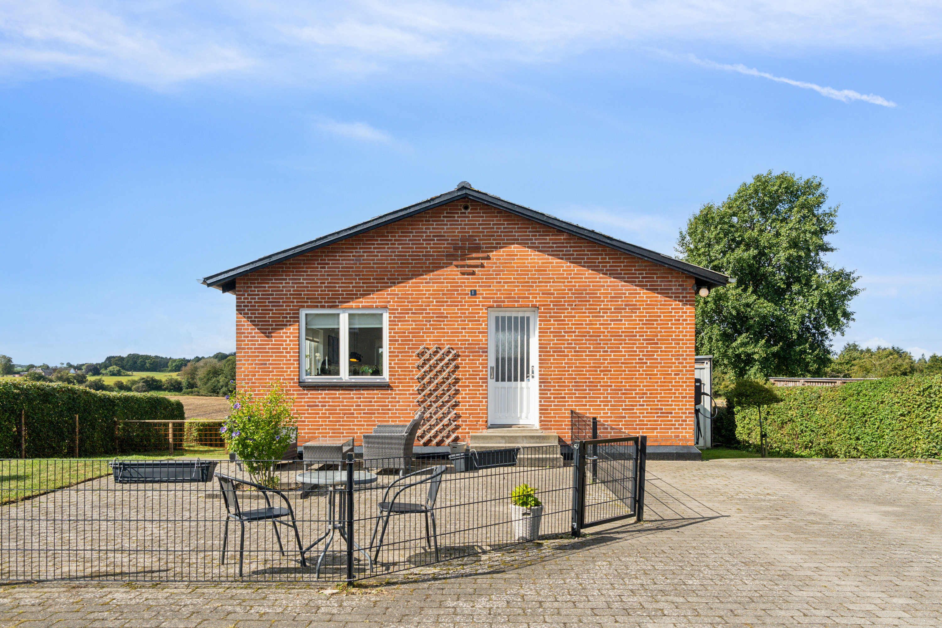 Fremhævet terrasse billede i fuldskærmstilstand. Billede af Mølkærvej 1, Ødsted, 7100 Vejle