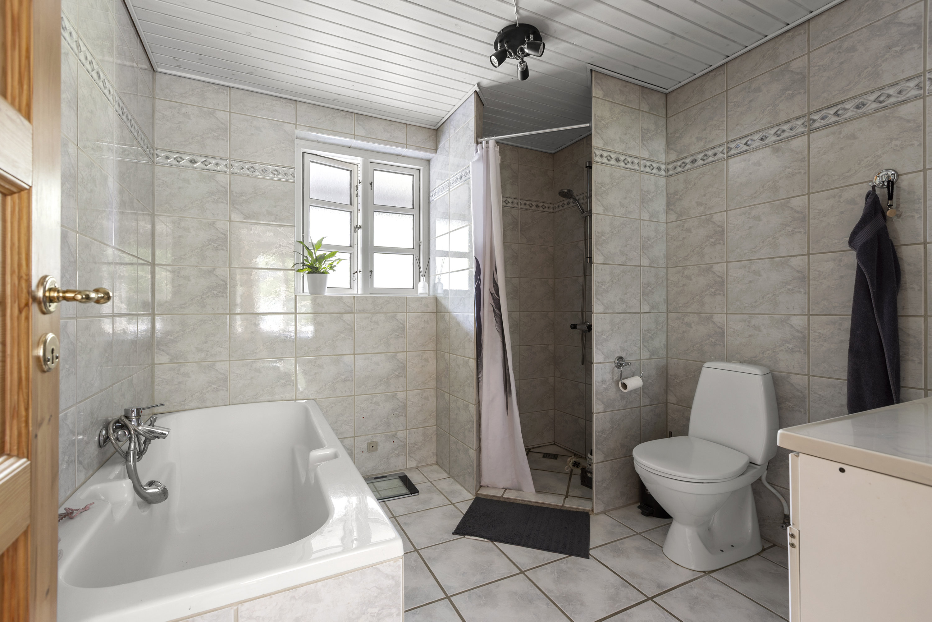 Fremhævet badeværelse billede i fuldskærmstilstand. Billede af Langagervej 35, Farendløse, 4100 Ringsted