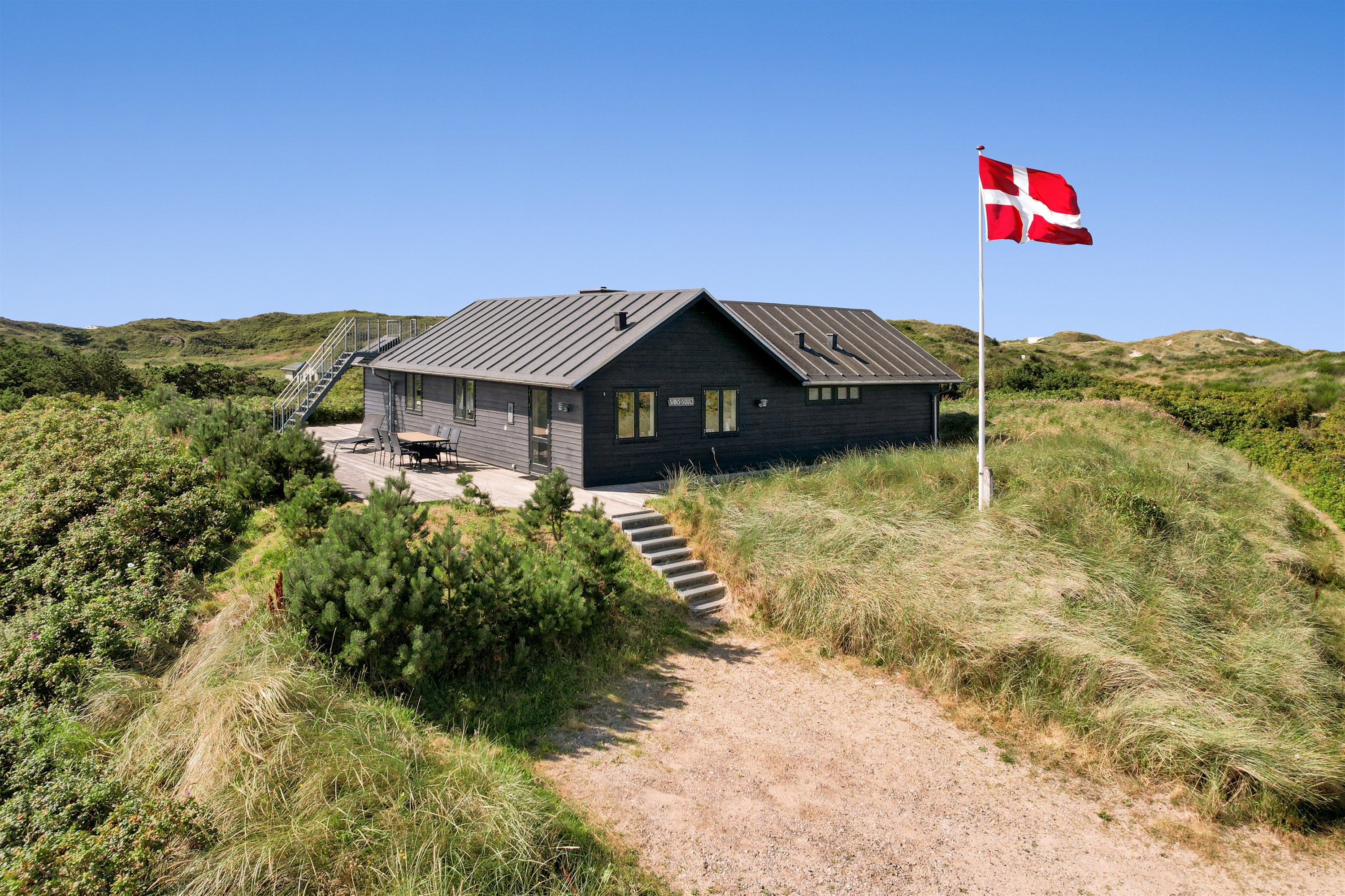 Fritidshus: Ejendommen på Fyrrenålevej 9, Henne Strand, 6854 Henne