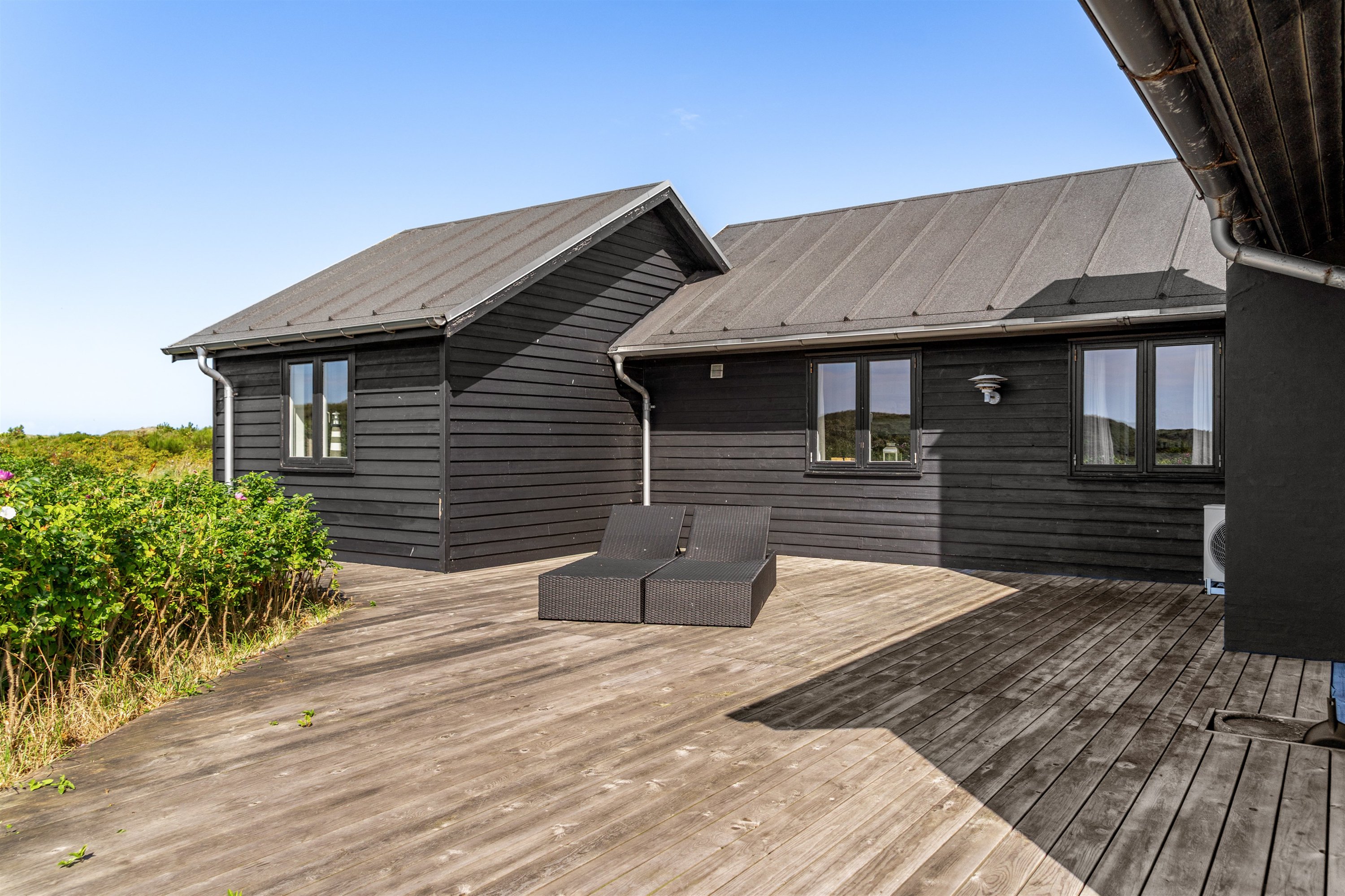 Fremhævet terrasse billede i fuldskærmstilstand. Billede af Fyrrenålevej 9, Henne Strand, 6854 Henne