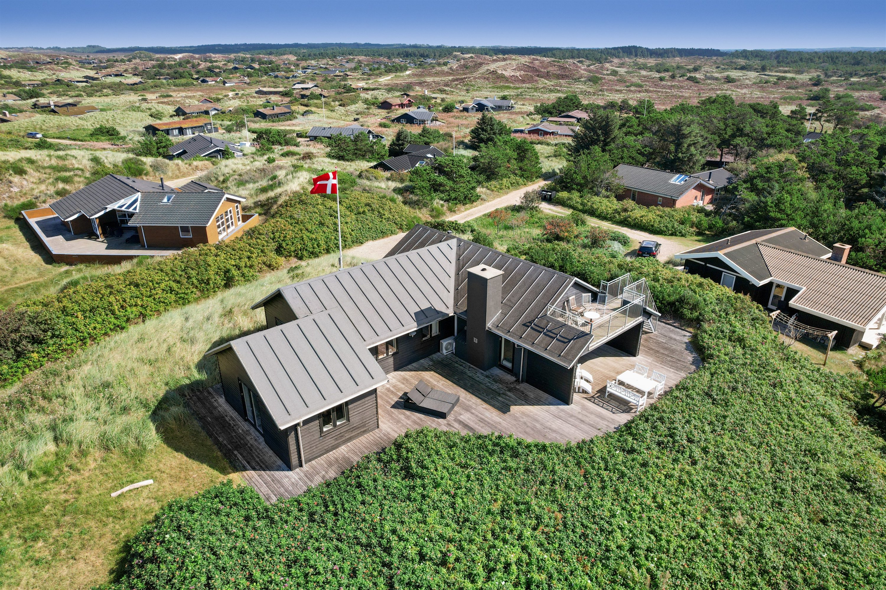 Miniaturebillede 1: luftfoto. Billede af Fyrrenålevej 9, Henne Strand, 6854 Henne