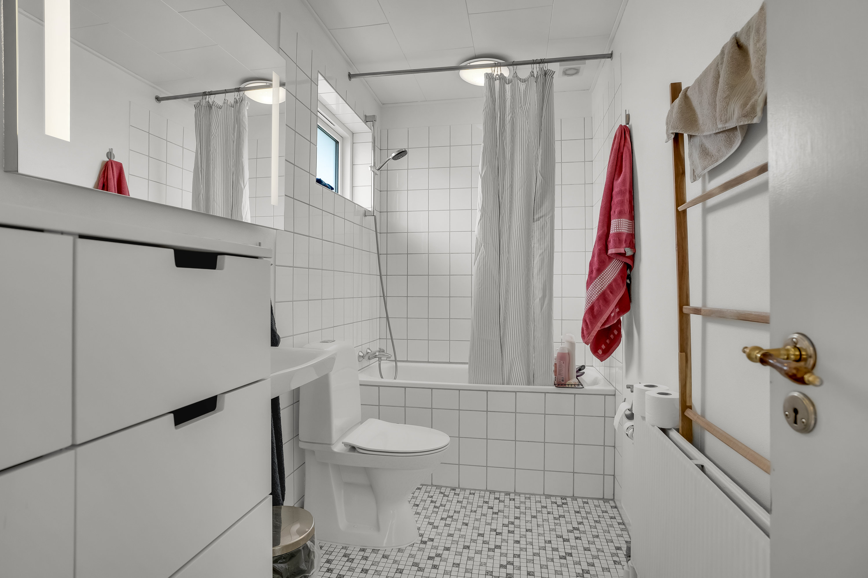 Fremhævet badeværelse billede i fuldskærmstilstand. Billede af Mageltving Møllevej 21, 4943 Torrig L