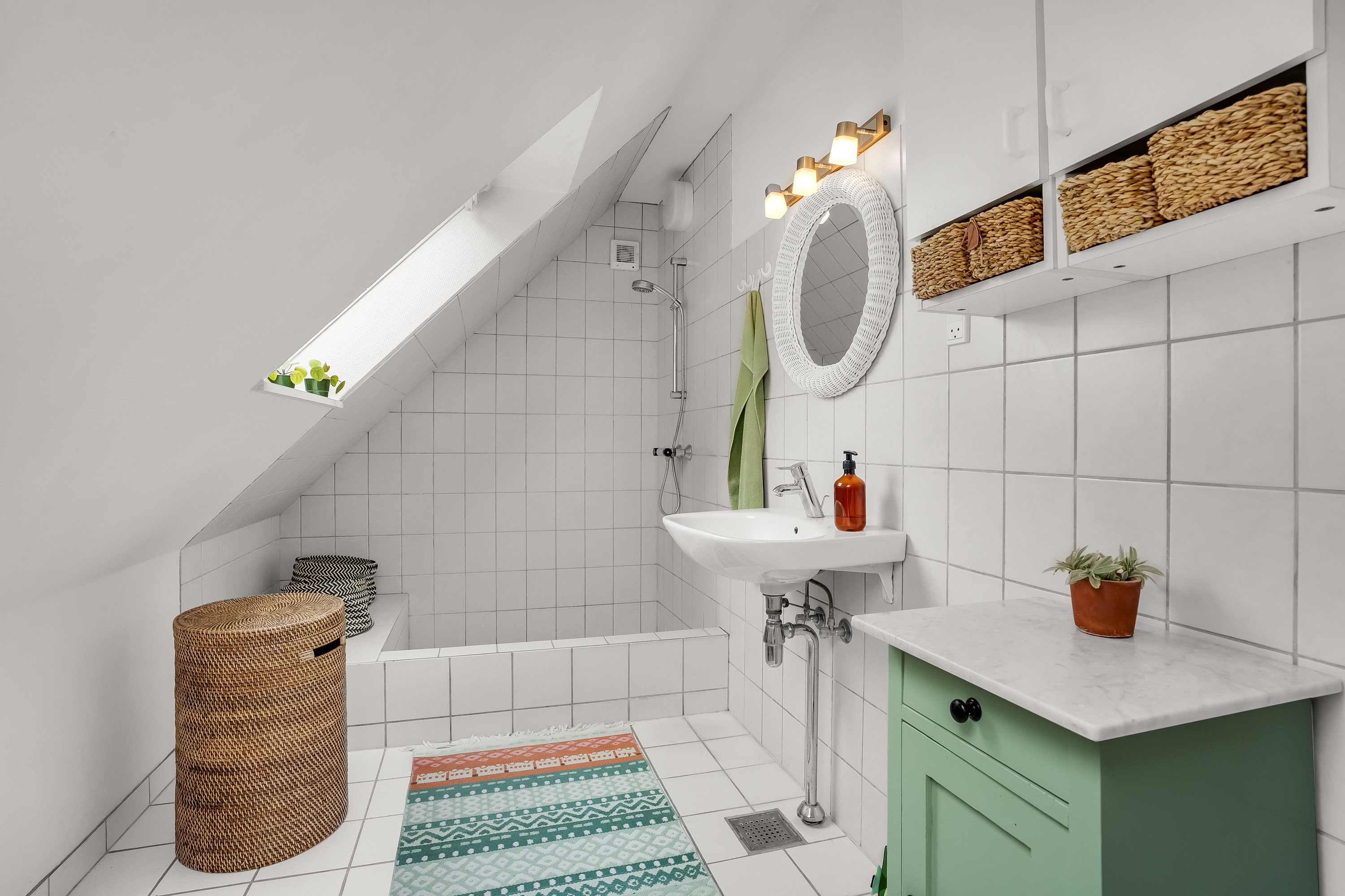 Miniaturebillede 2: badeværelse. Billede af Lillievej 2, 4900 Nakskov