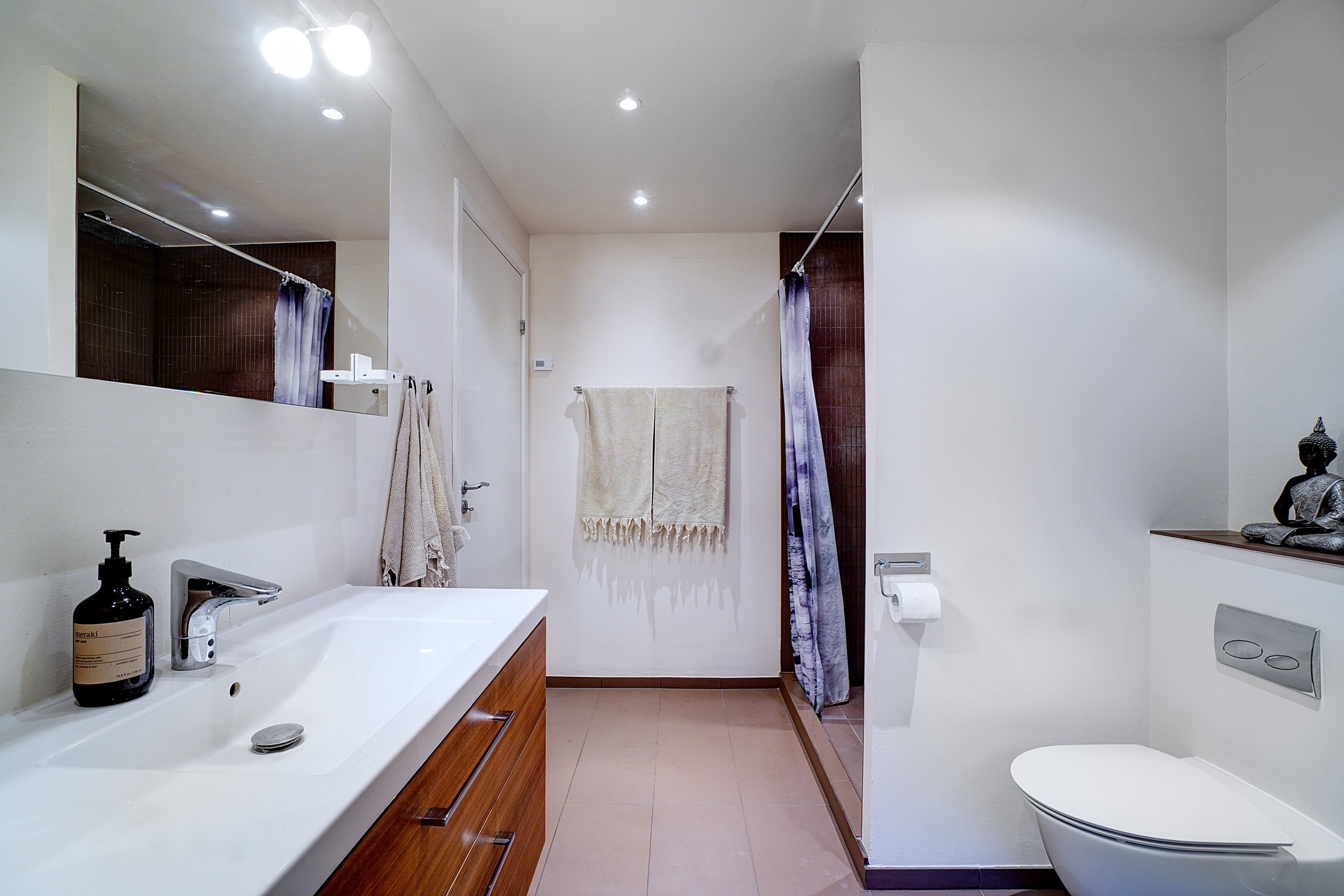 Fremhævet badeværelse billede i fuldskærmstilstand. Billede af Bag Vænget 23, 3400 Hillerød