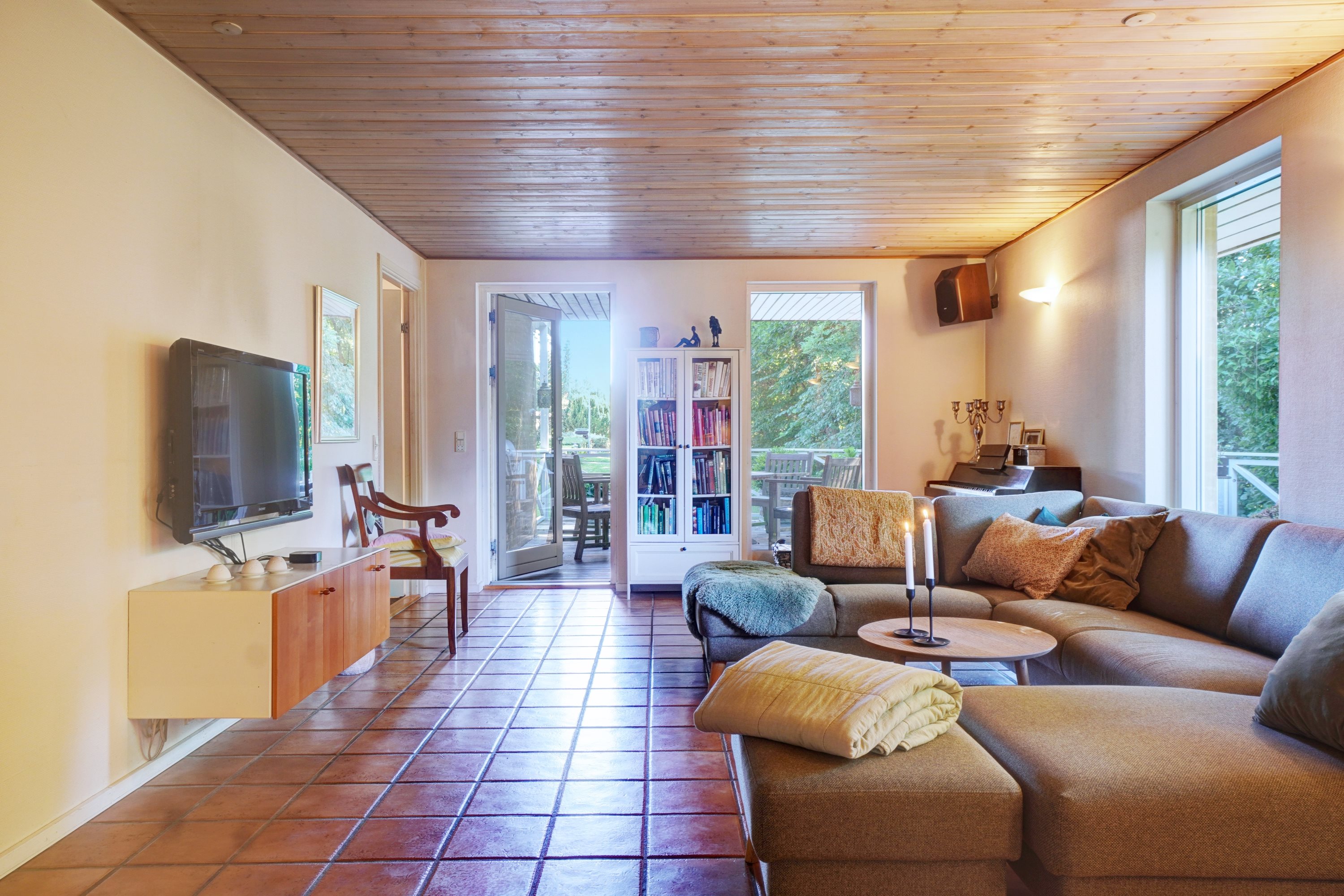 Fremhævet stue billede i fuldskærmstilstand. Billede af Bag Vænget 23, 3400 Hillerød