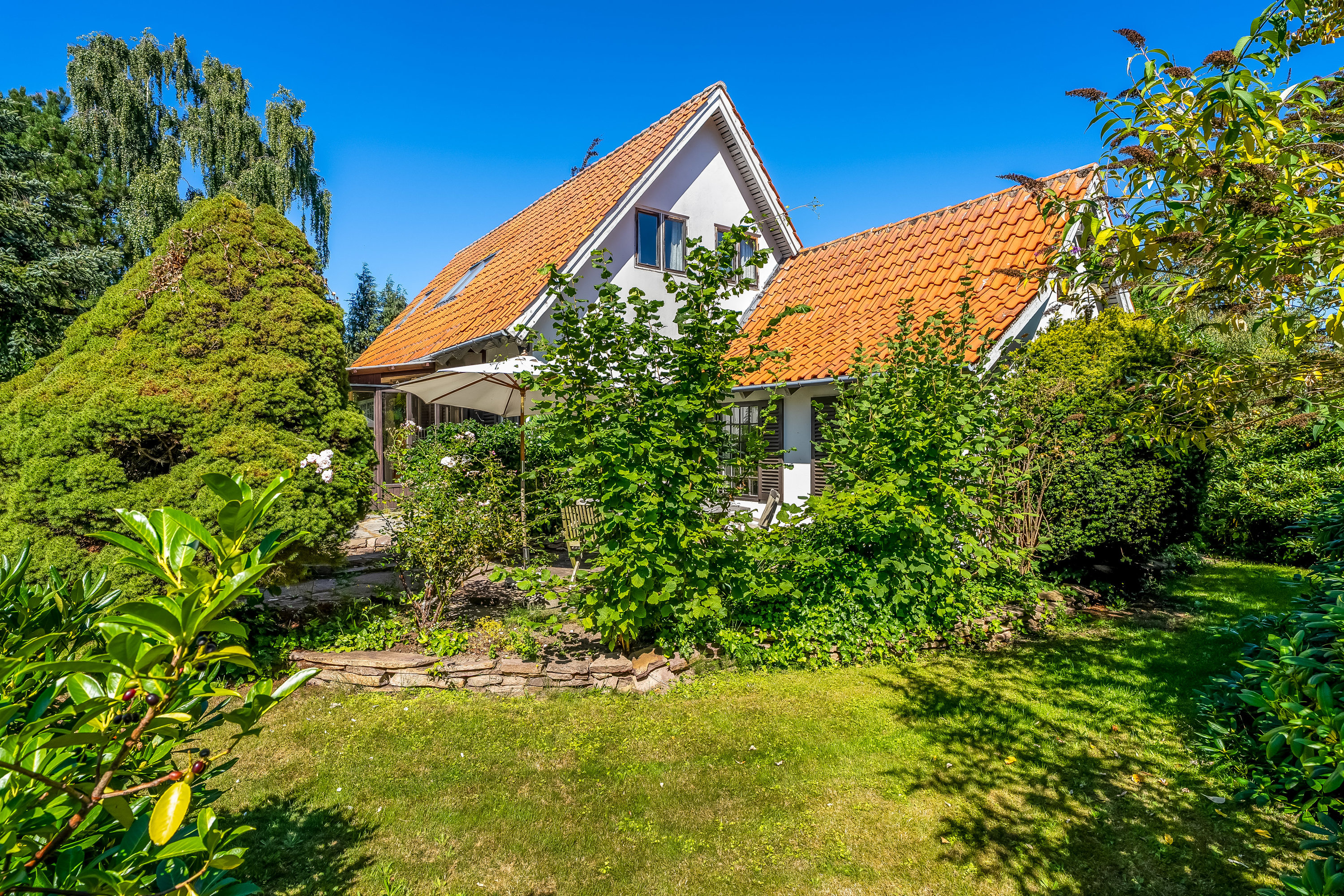 Fremhævet  billede i fuldskærmstilstand. Billede af Bredevej 18, 2830 Virum