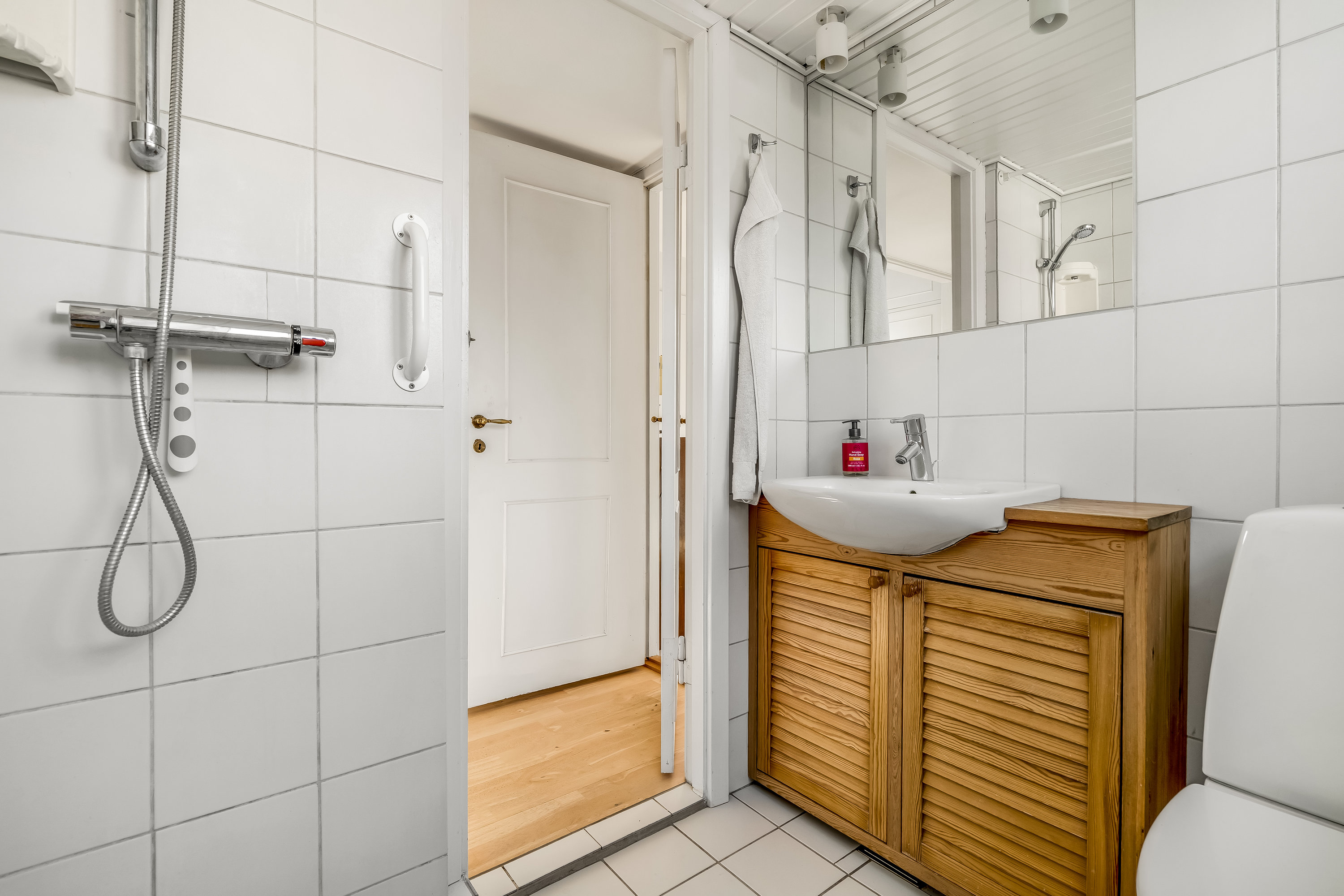 Fremhævet  billede i fuldskærmstilstand. Billede af Bredevej 18, 2830 Virum