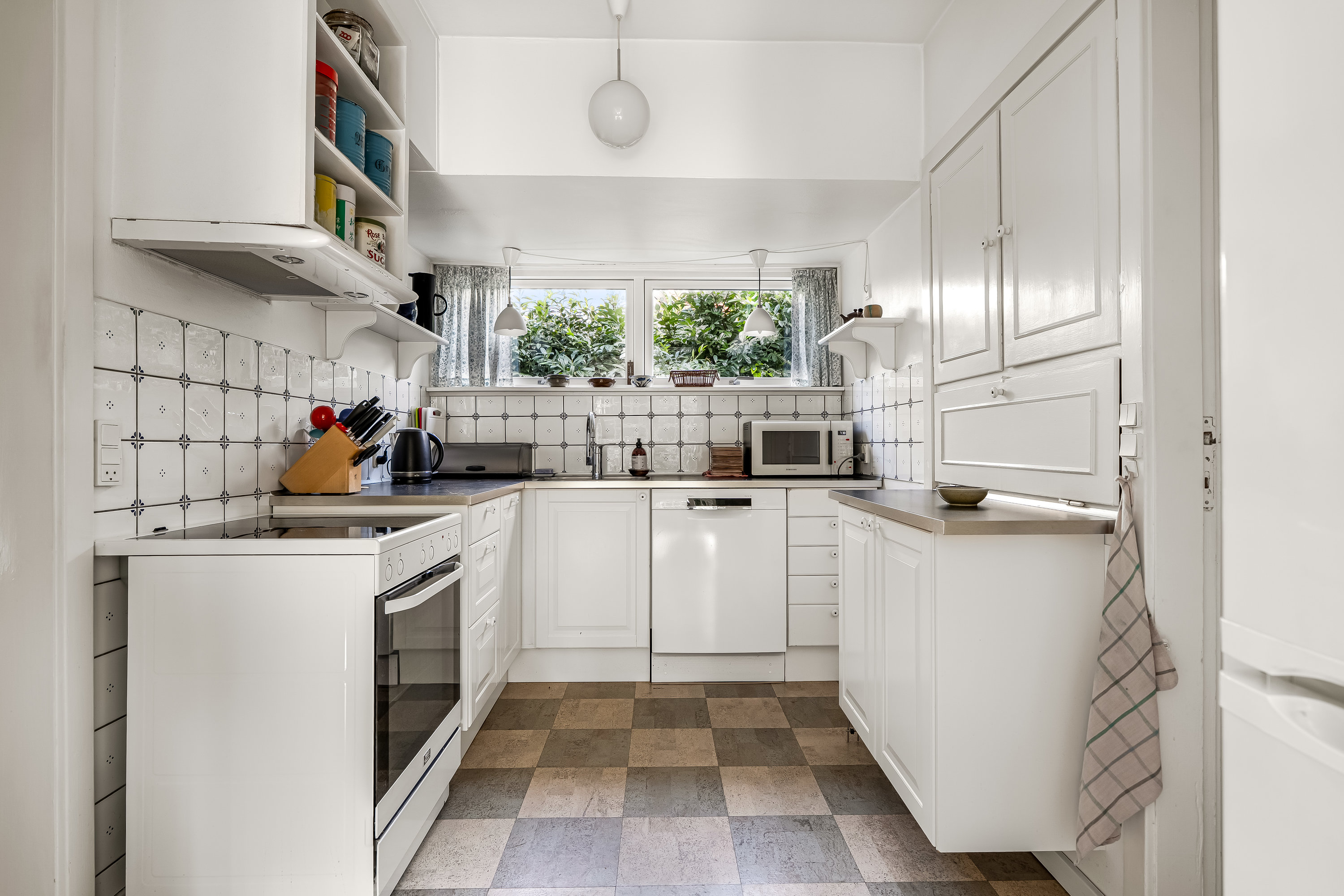 Fremhævet  billede i fuldskærmstilstand. Billede af Bredevej 18, 2830 Virum