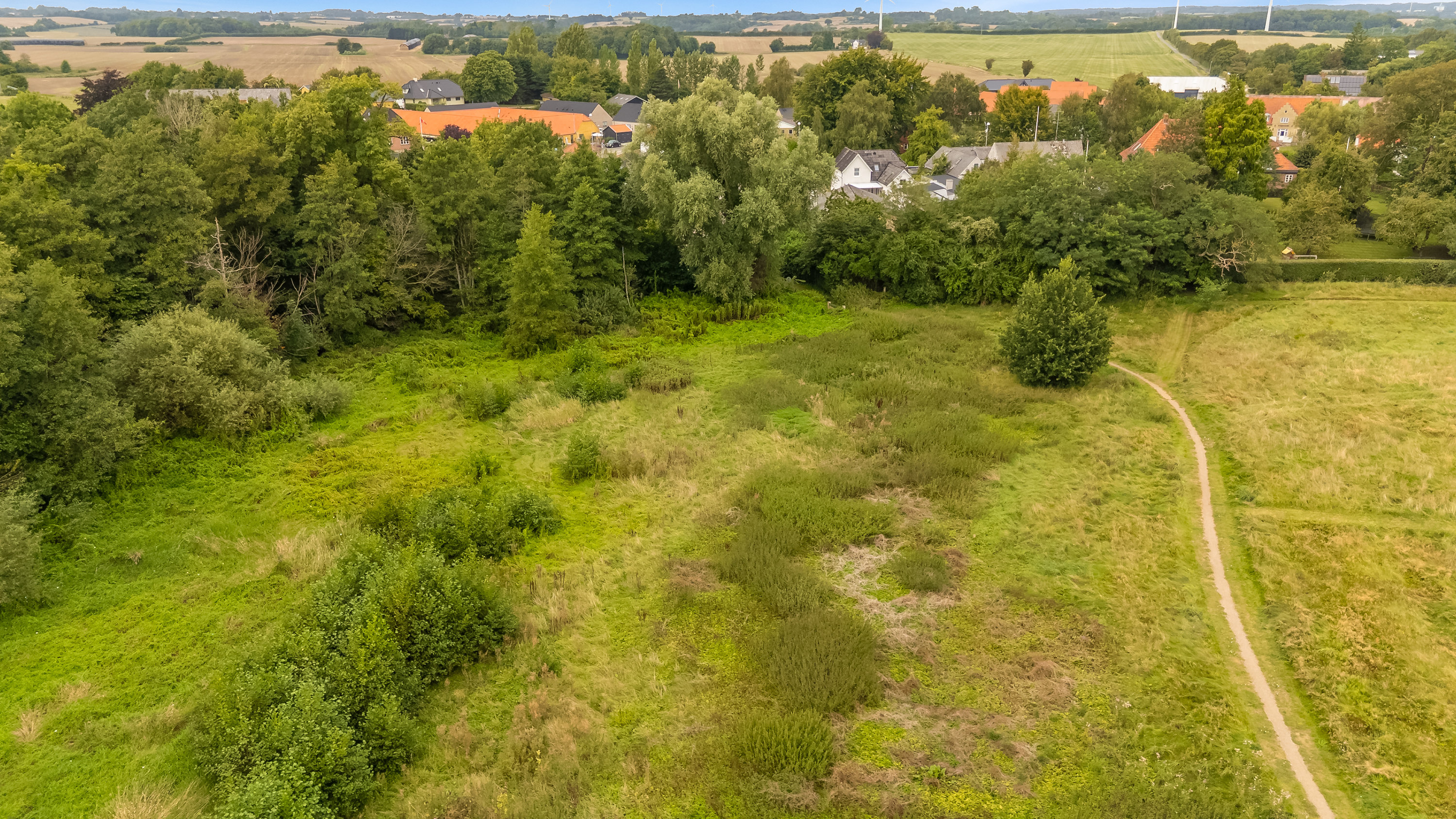 Fremhævet luftfoto billede i fuldskærmstilstand. Billede af Strandgade 24, 5683 Haarby