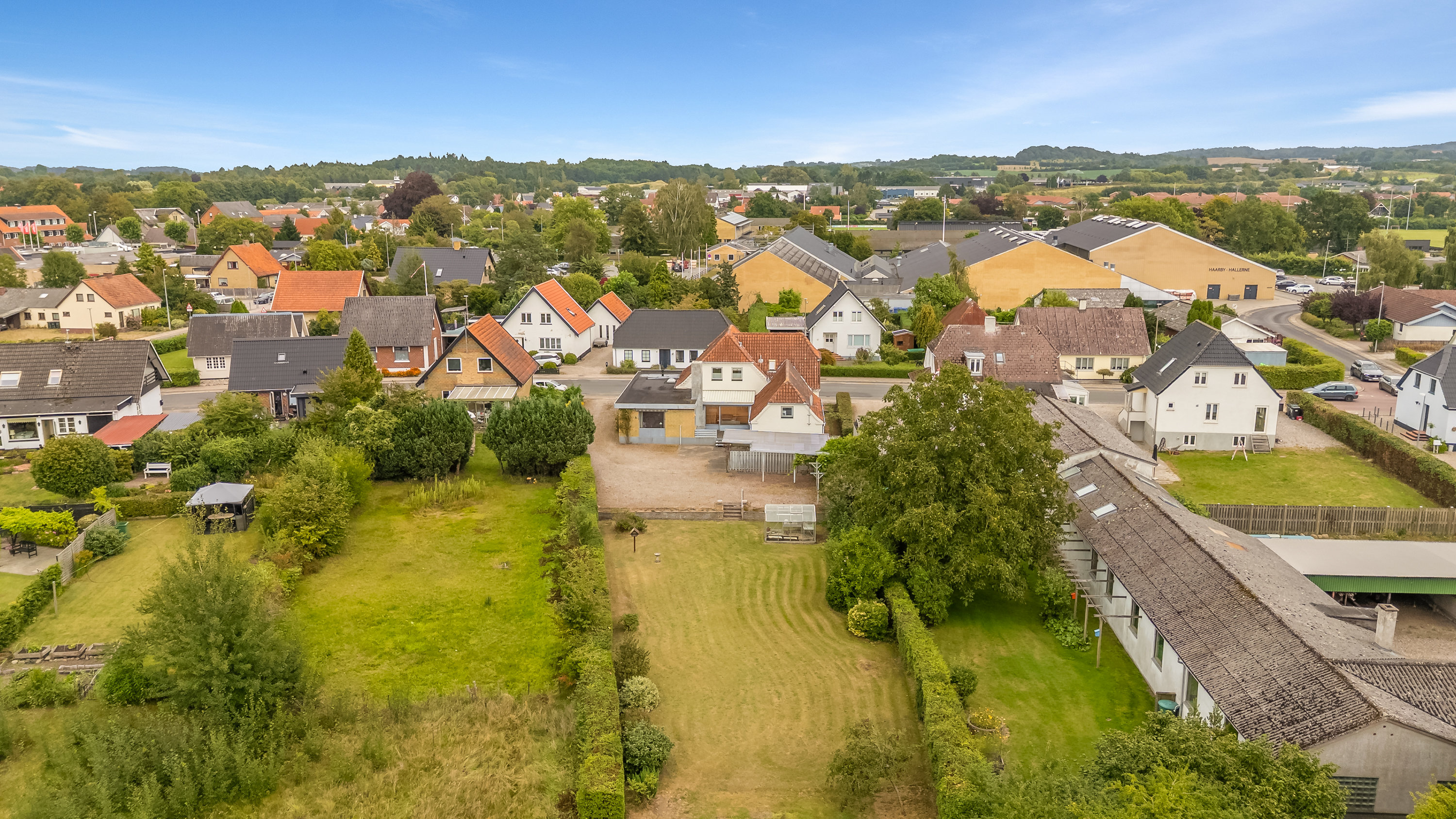 Fremhævet luftfoto billede i fuldskærmstilstand. Billede af Strandgade 24, 5683 Haarby