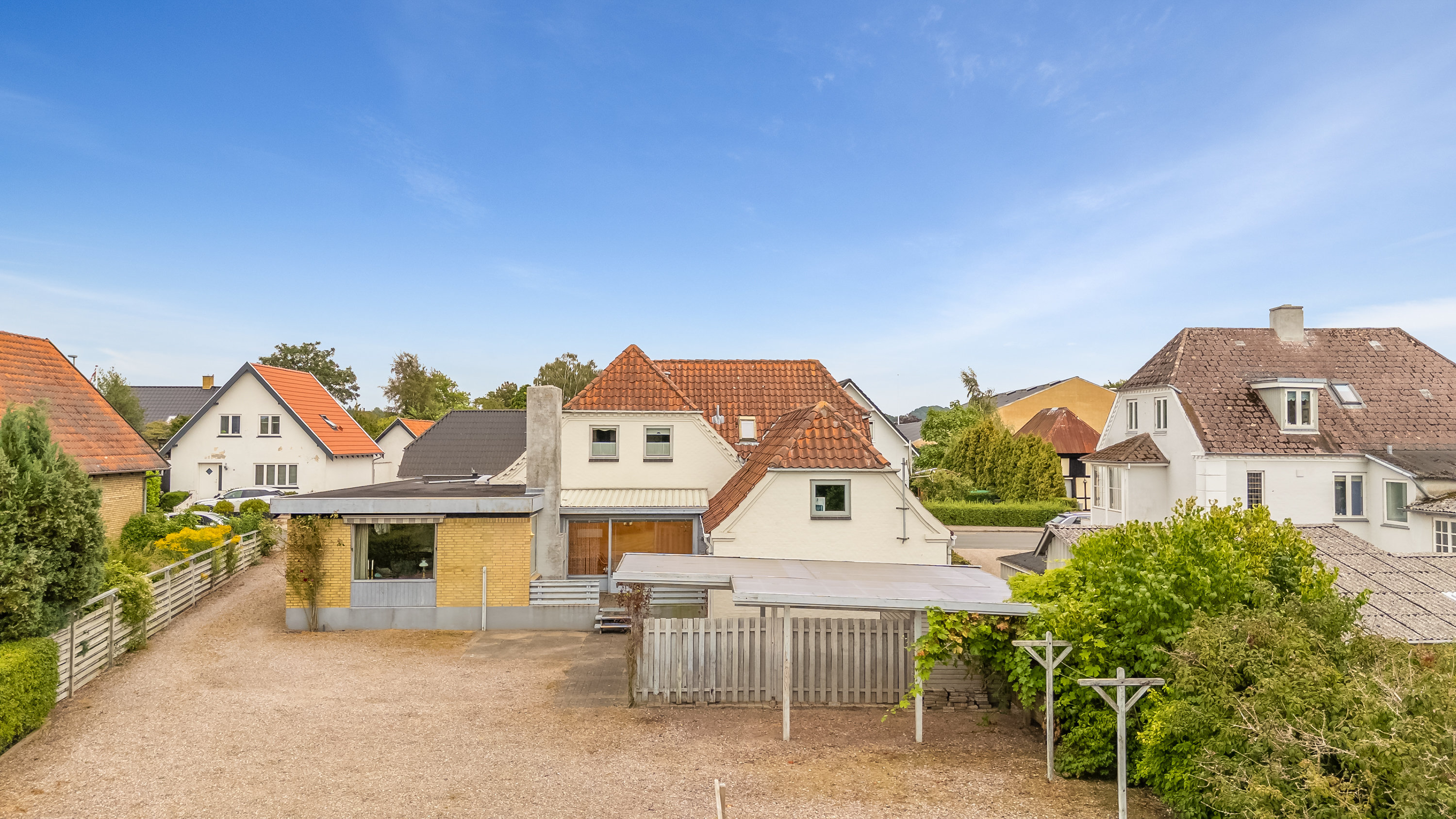 Fremhævet facade billede i fuldskærmstilstand. Billede af Strandgade 24, 5683 Haarby