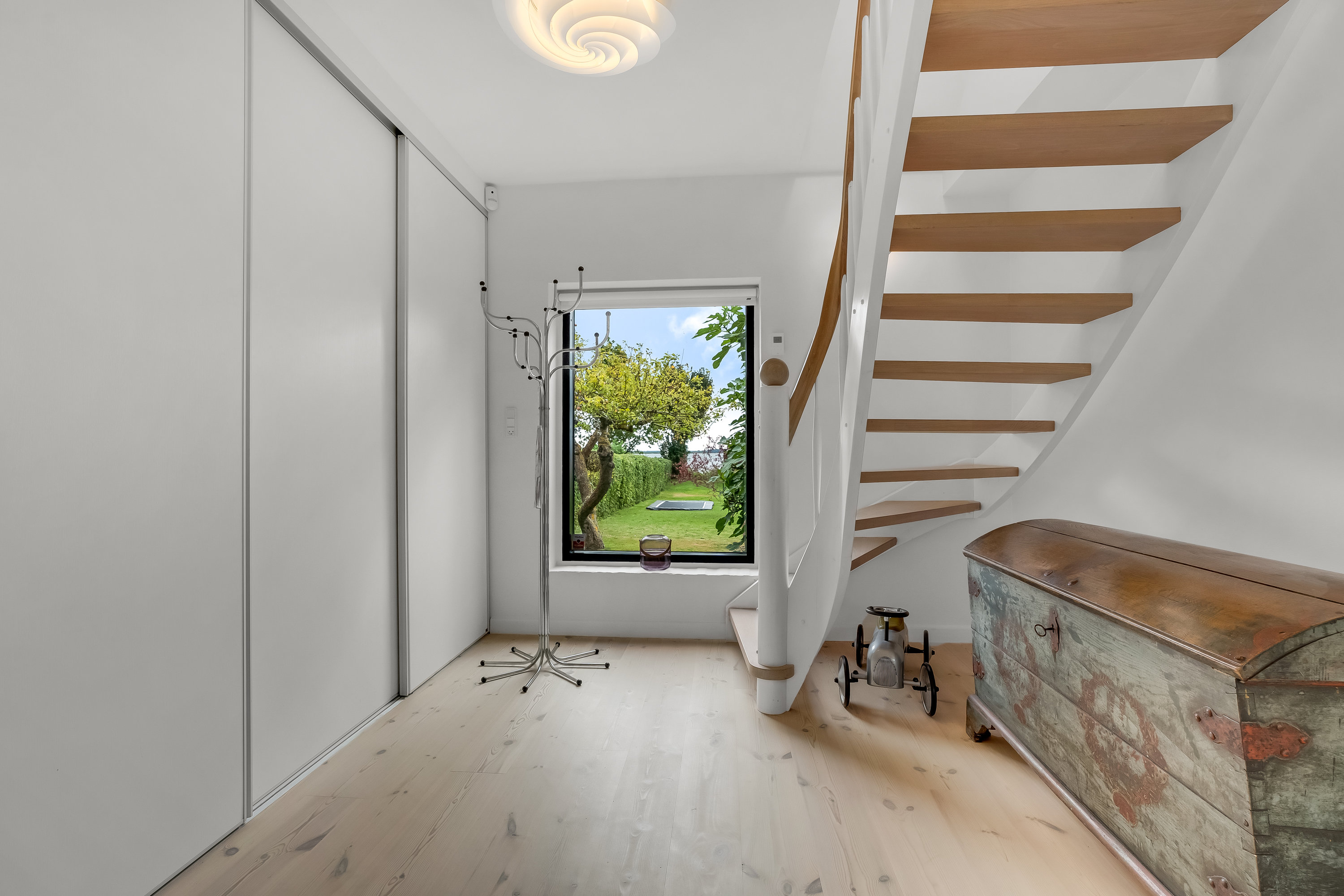 Fremhævet gang billede i fuldskærmstilstand. Billede af Hellenæs-Stien 17, 4912 Harpelunde