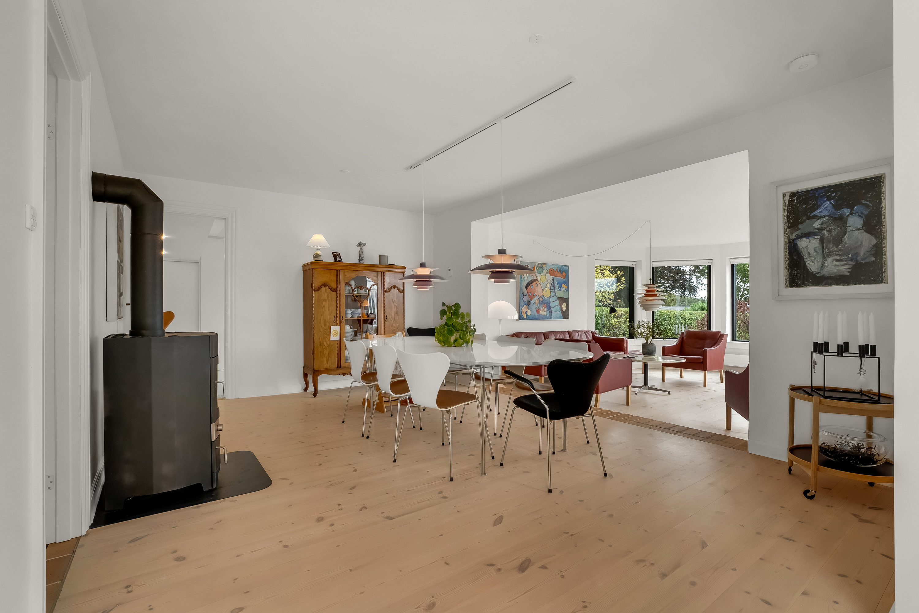 Fremhævet stue billede i fuldskærmstilstand. Billede af Hellenæs-Stien 17, 4912 Harpelunde