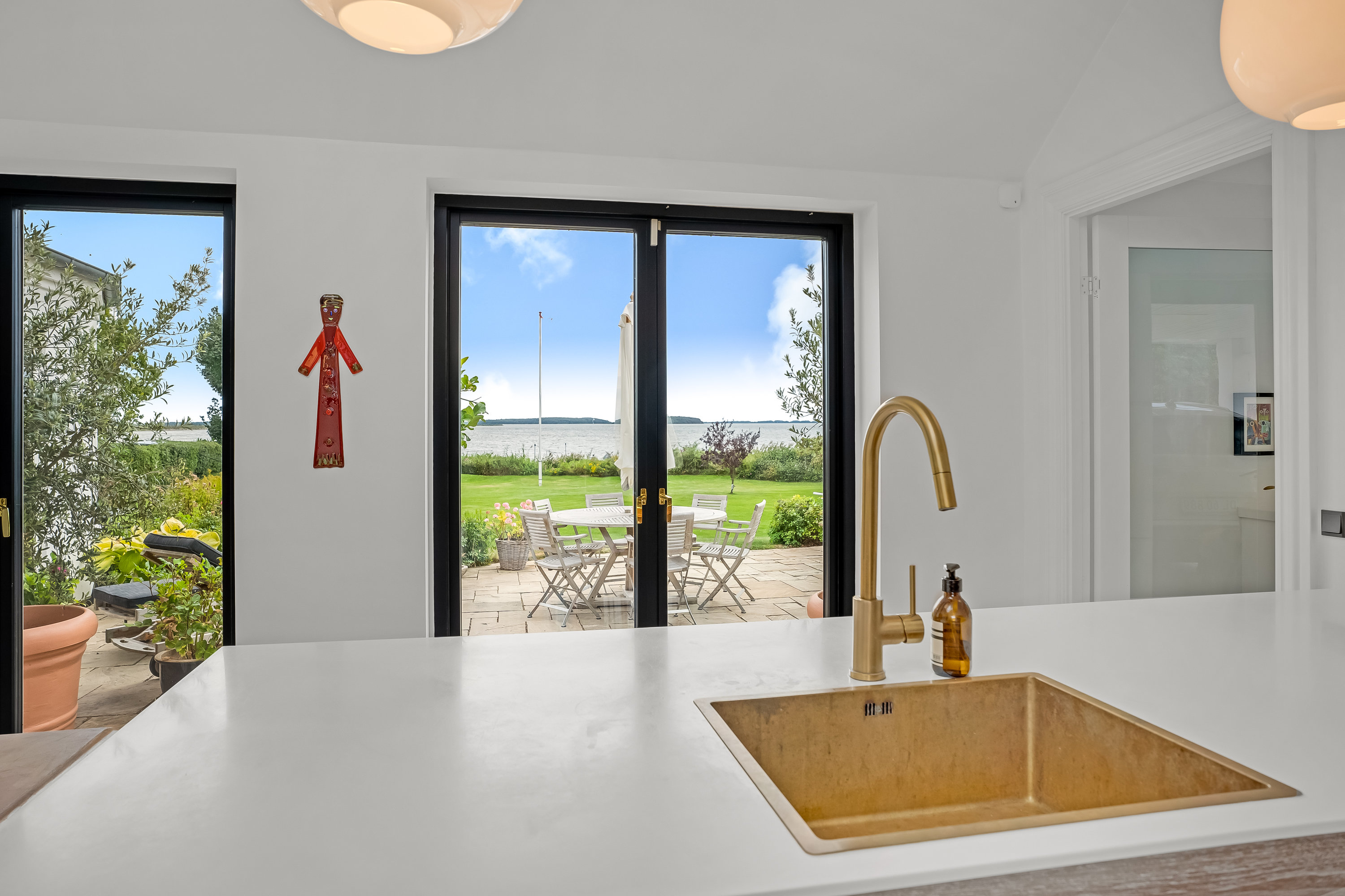 Fremhævet køkken billede i fuldskærmstilstand. Billede af Hellenæs-Stien 17, 4912 Harpelunde