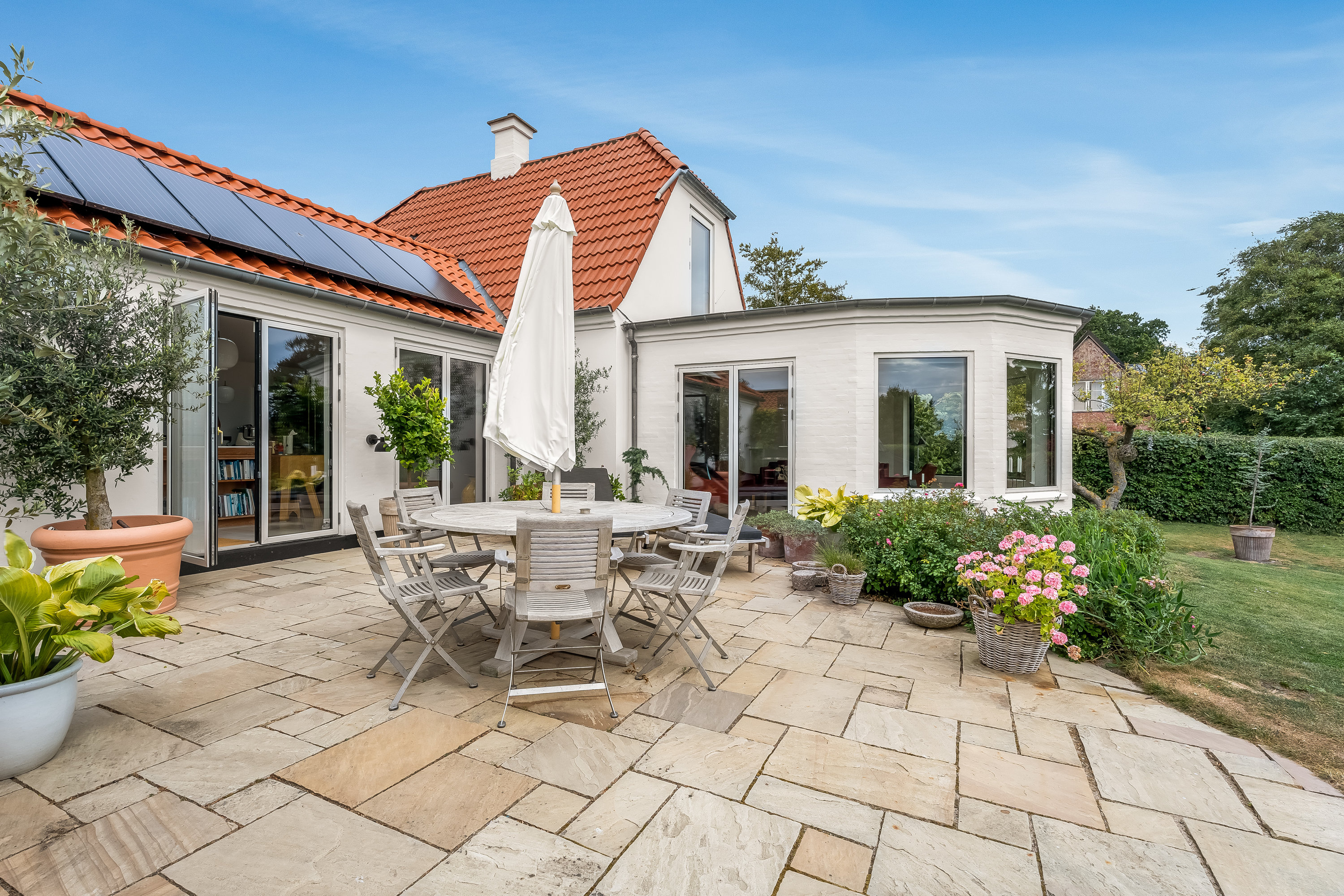 Fremhævet terrasse billede i fuldskærmstilstand. Billede af Hellenæs-Stien 17, 4912 Harpelunde