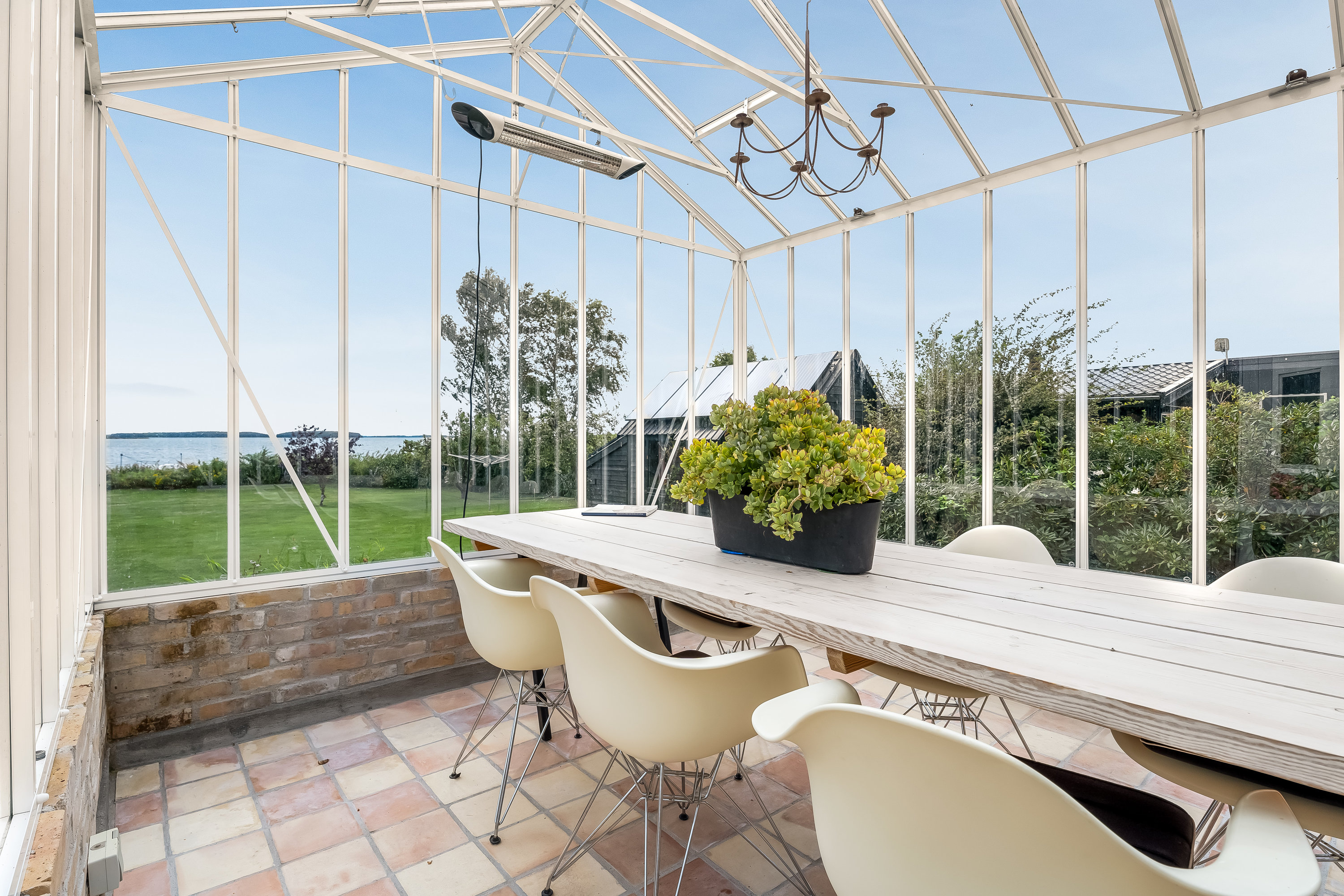 Fremhævet orangeri billede i fuldskærmstilstand. Billede af Hellenæs-Stien 17, 4912 Harpelunde