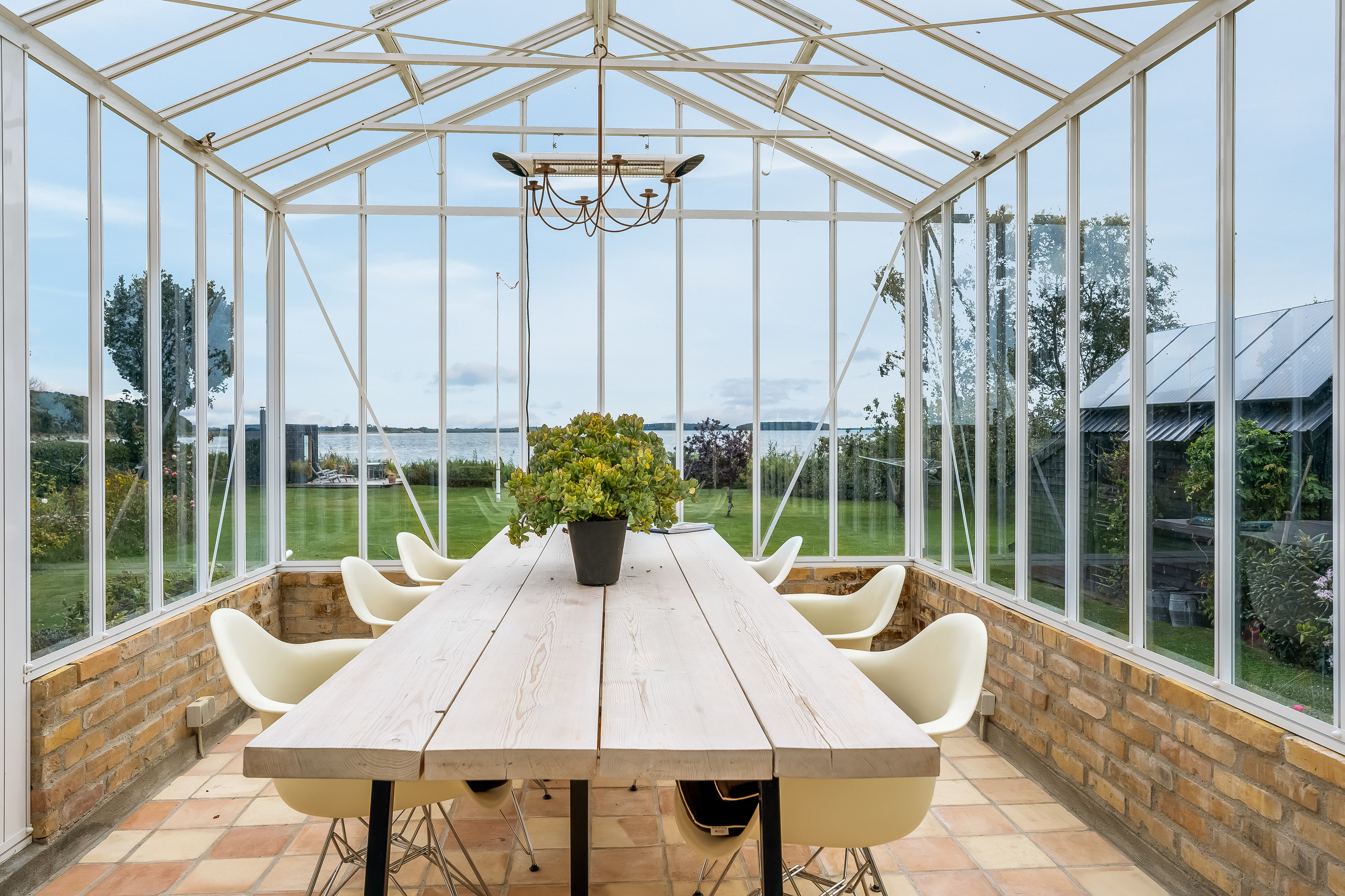 Fremhævet orangeri billede i fuldskærmstilstand. Billede af Hellenæs-Stien 17, 4912 Harpelunde