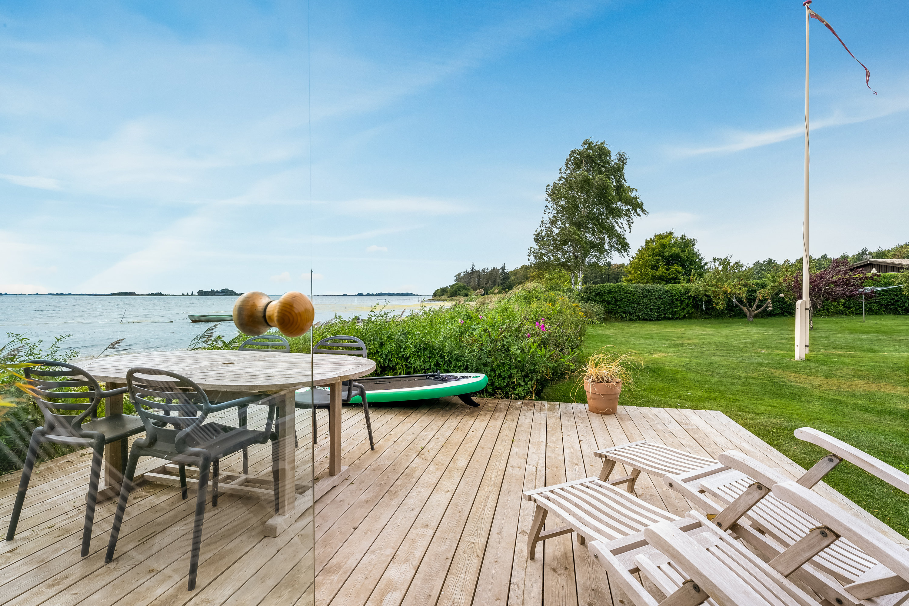 Fremhævet terrasse billede i fuldskærmstilstand. Billede af Hellenæs-Stien 17, 4912 Harpelunde