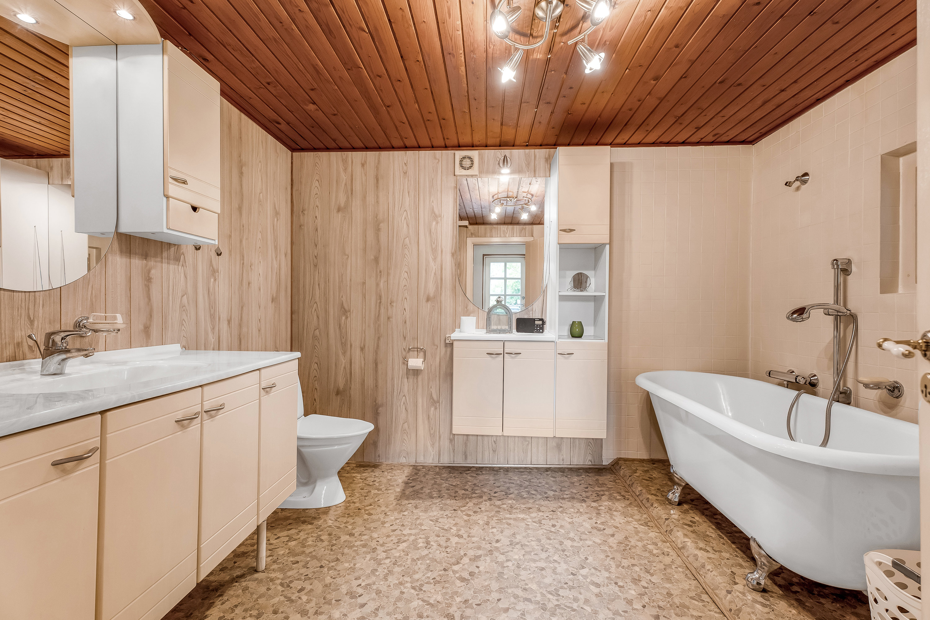 Fremhævet badeværelse billede i fuldskærmstilstand. Billede af Bøgetvej 25, Utterslev, 4913 Horslunde