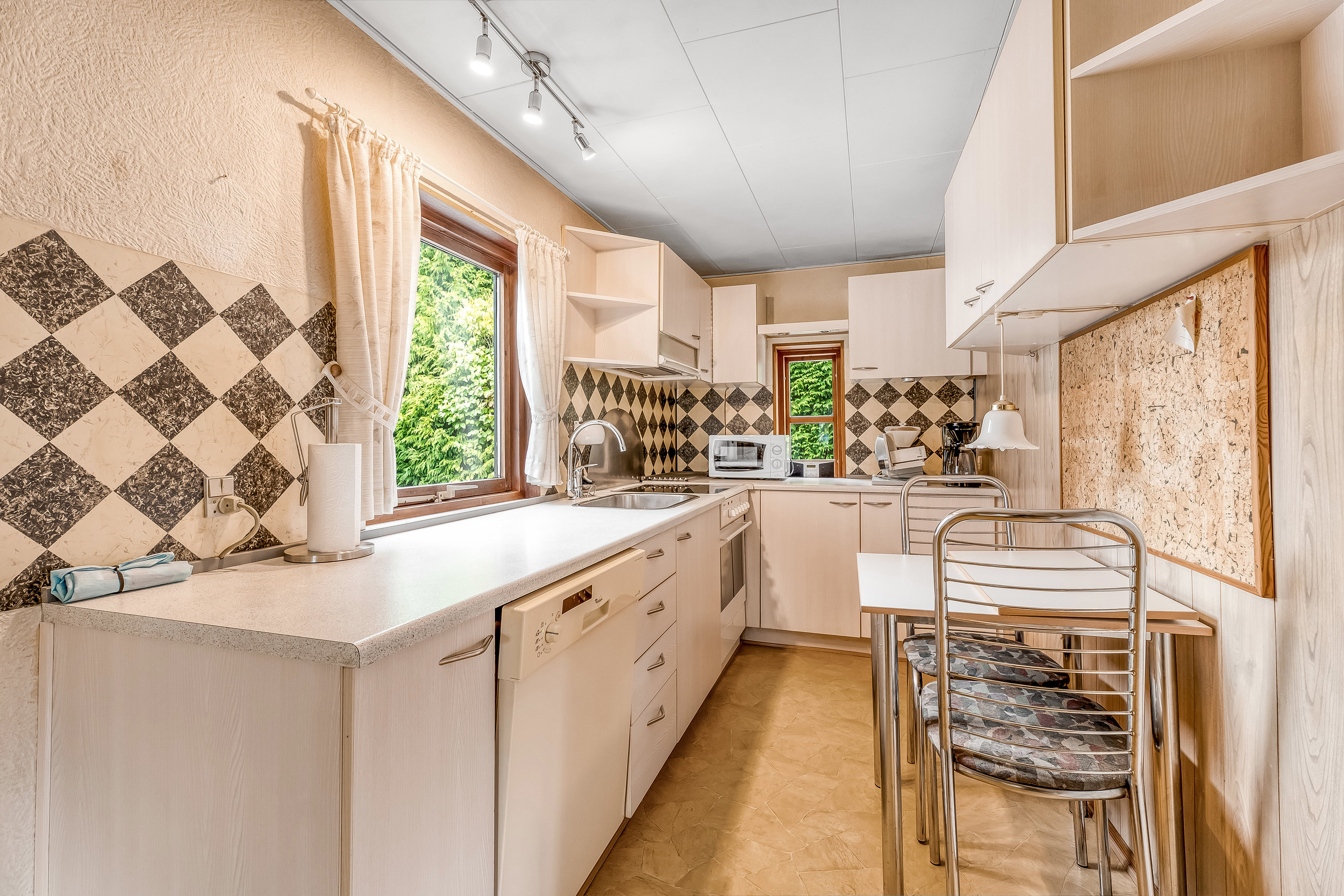 Fremhævet køkken billede i fuldskærmstilstand. Billede af Bøgetvej 25, Utterslev, 4913 Horslunde