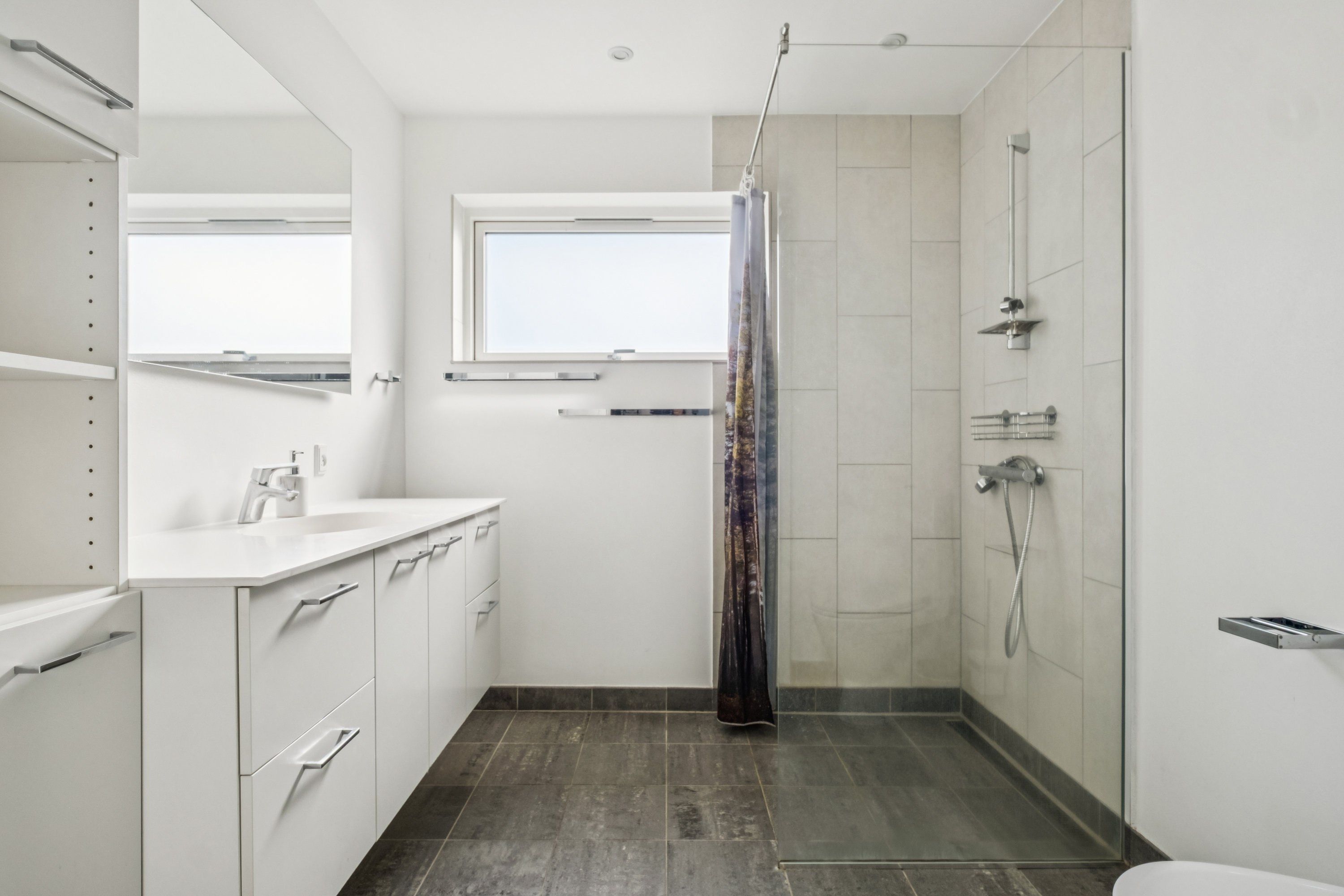 Fremhævet badeværelse billede i fuldskærmstilstand. Billede af Skovvejen 39, 8740 Brædstrup