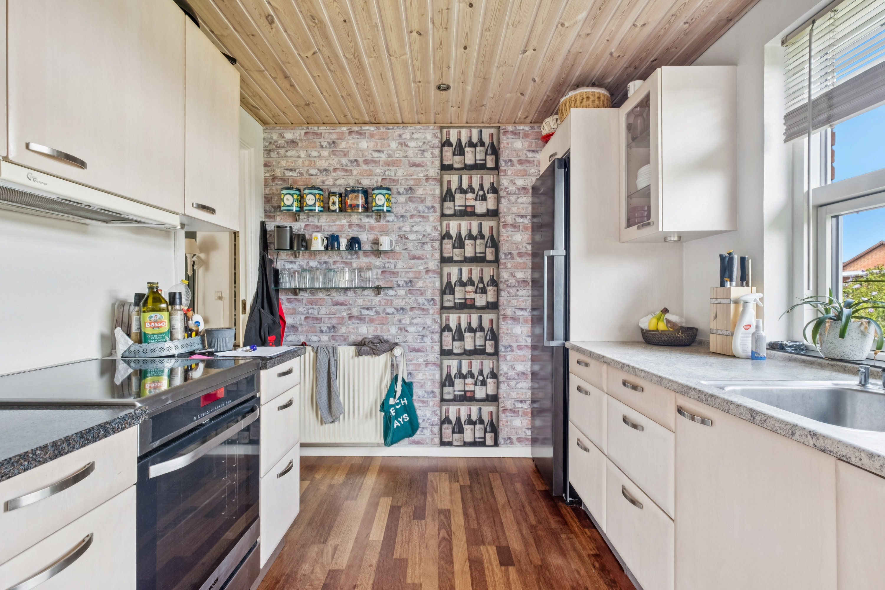 Fremhævet køkken billede i fuldskærmstilstand. Billede af Vestervænget 3, Tvingstrup, 8700 Horsens