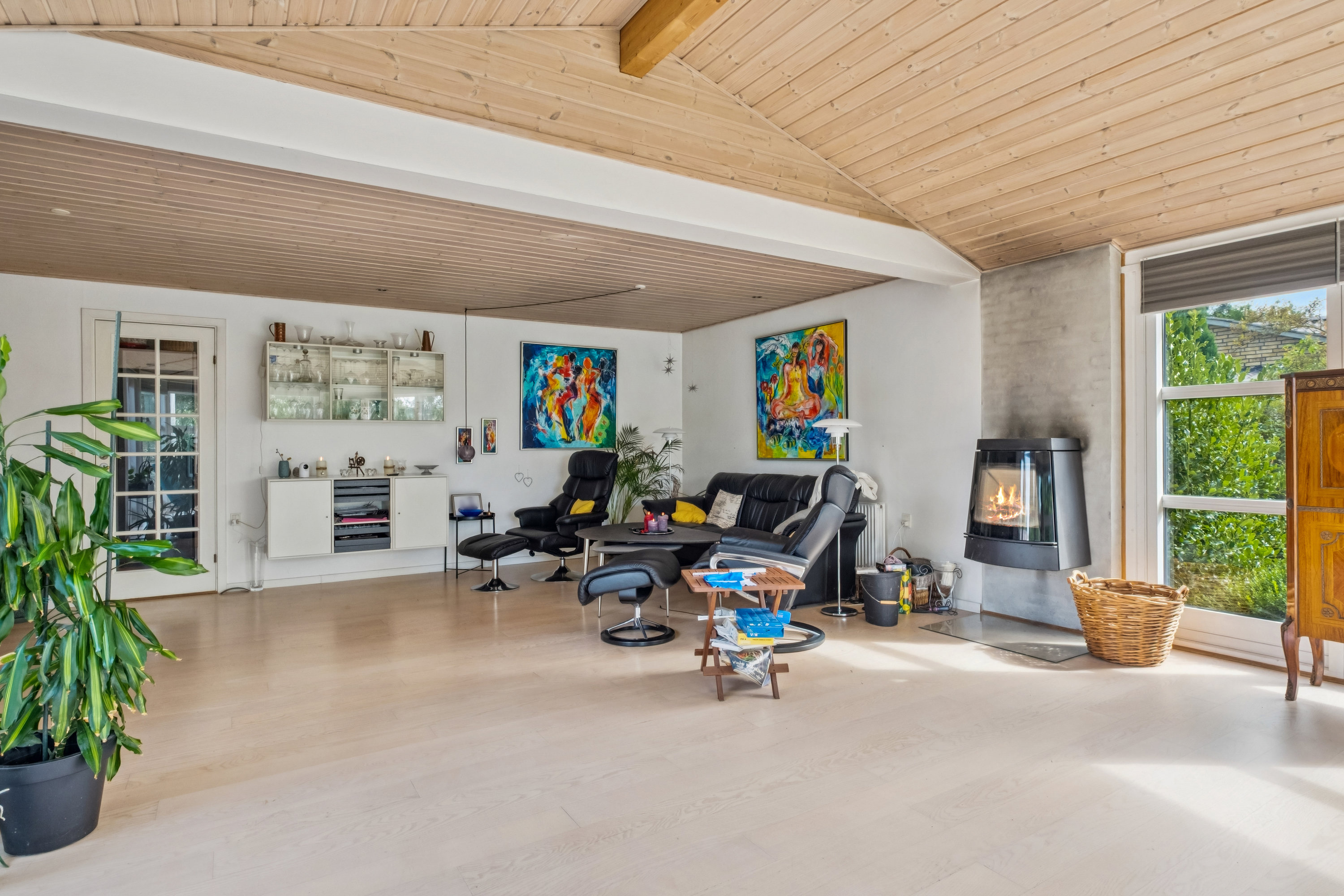 Fremhævet stue billede i fuldskærmstilstand. Billede af Vestervænget 3, Tvingstrup, 8700 Horsens