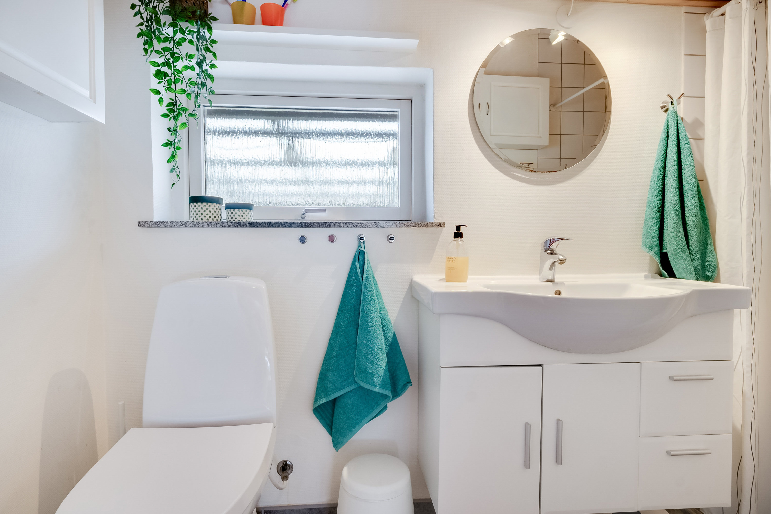 Fremhævet badeværelse billede i fuldskærmstilstand. Billede af Dyrehøjvej 28, Brobyværk, 5672 Broby