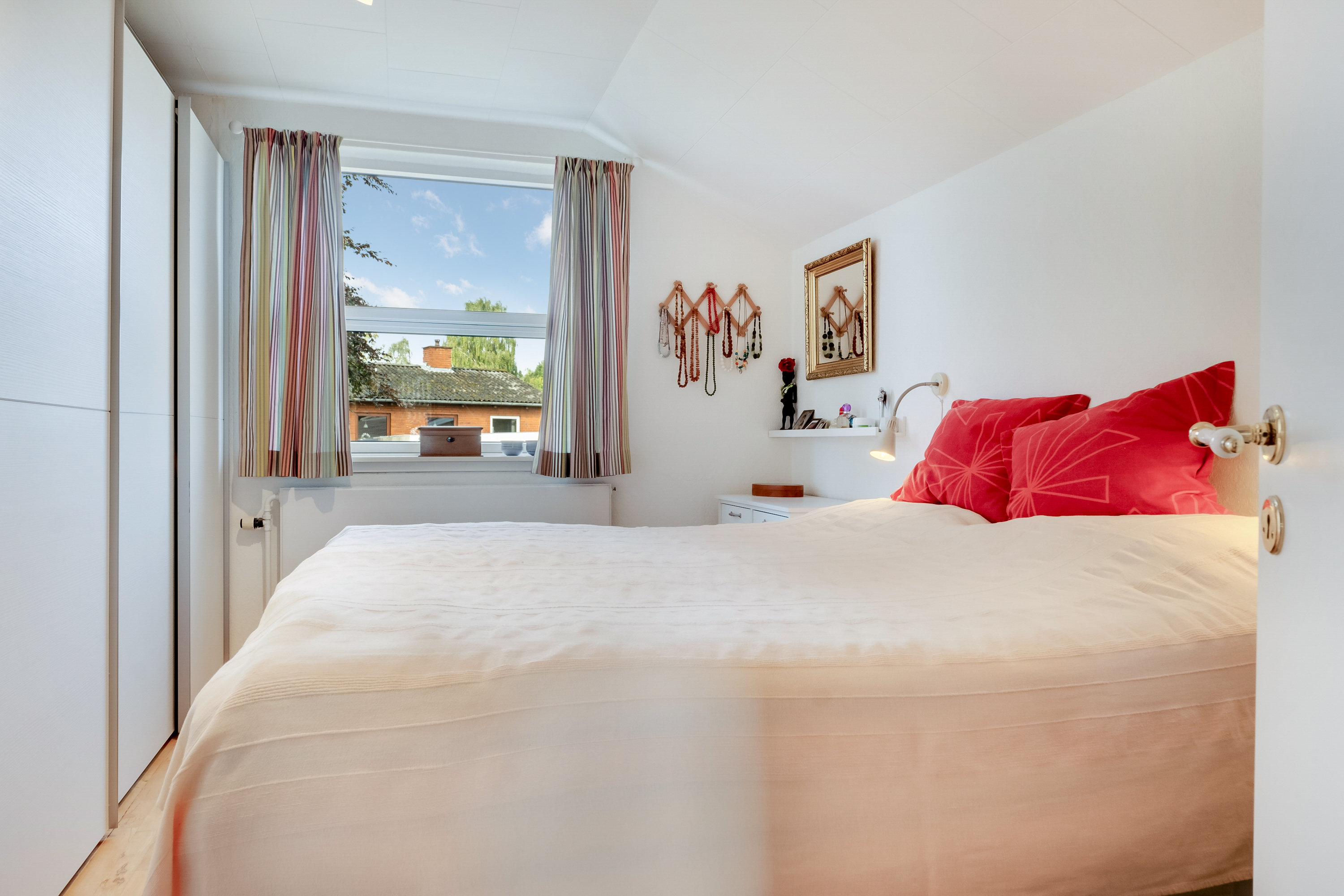 Fremhævet soveværelse billede i fuldskærmstilstand. Billede af Dyrehøjvej 28, Brobyværk, 5672 Broby