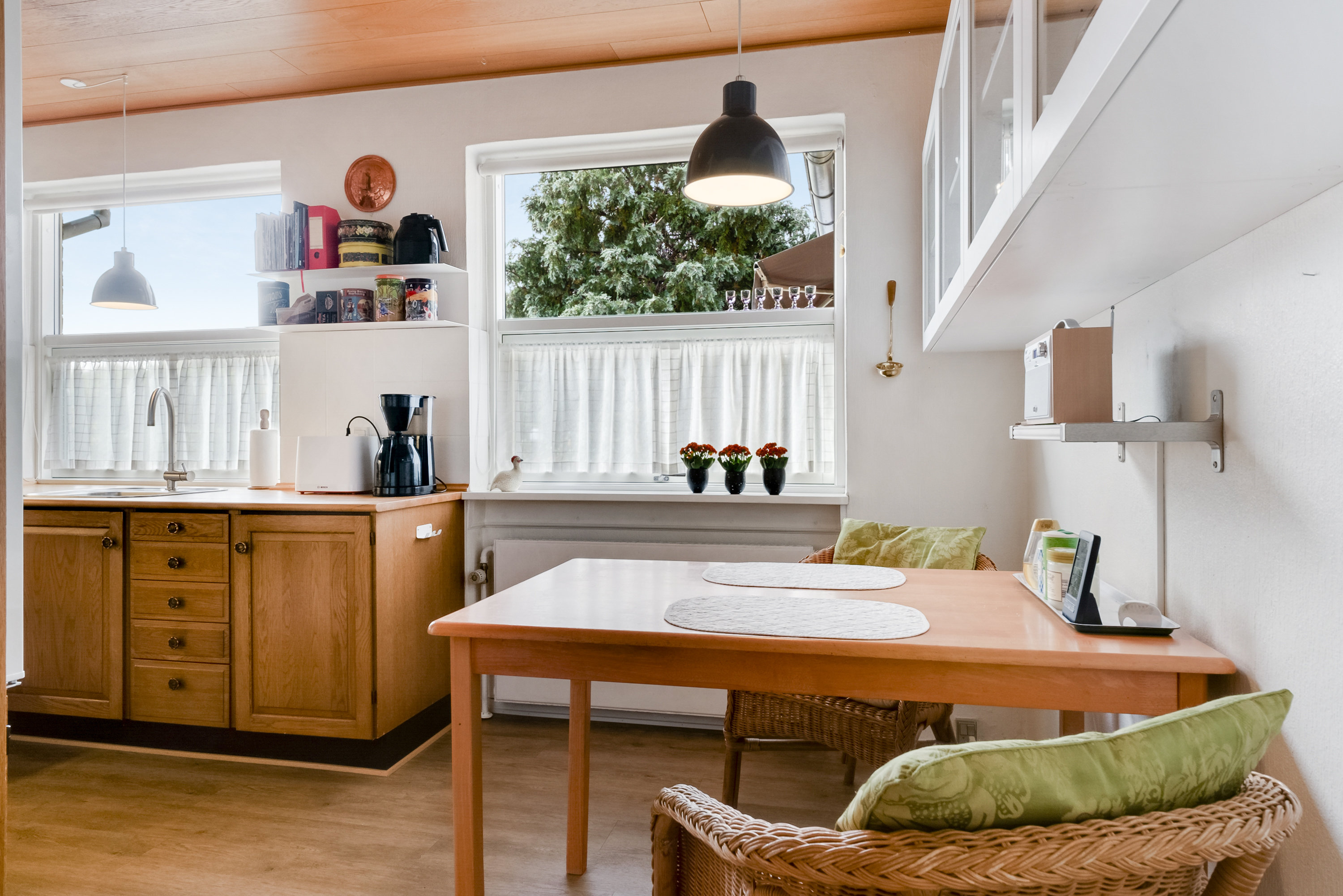 Fremhævet køkken billede i fuldskærmstilstand. Billede af Dyrehøjvej 28, Brobyværk, 5672 Broby