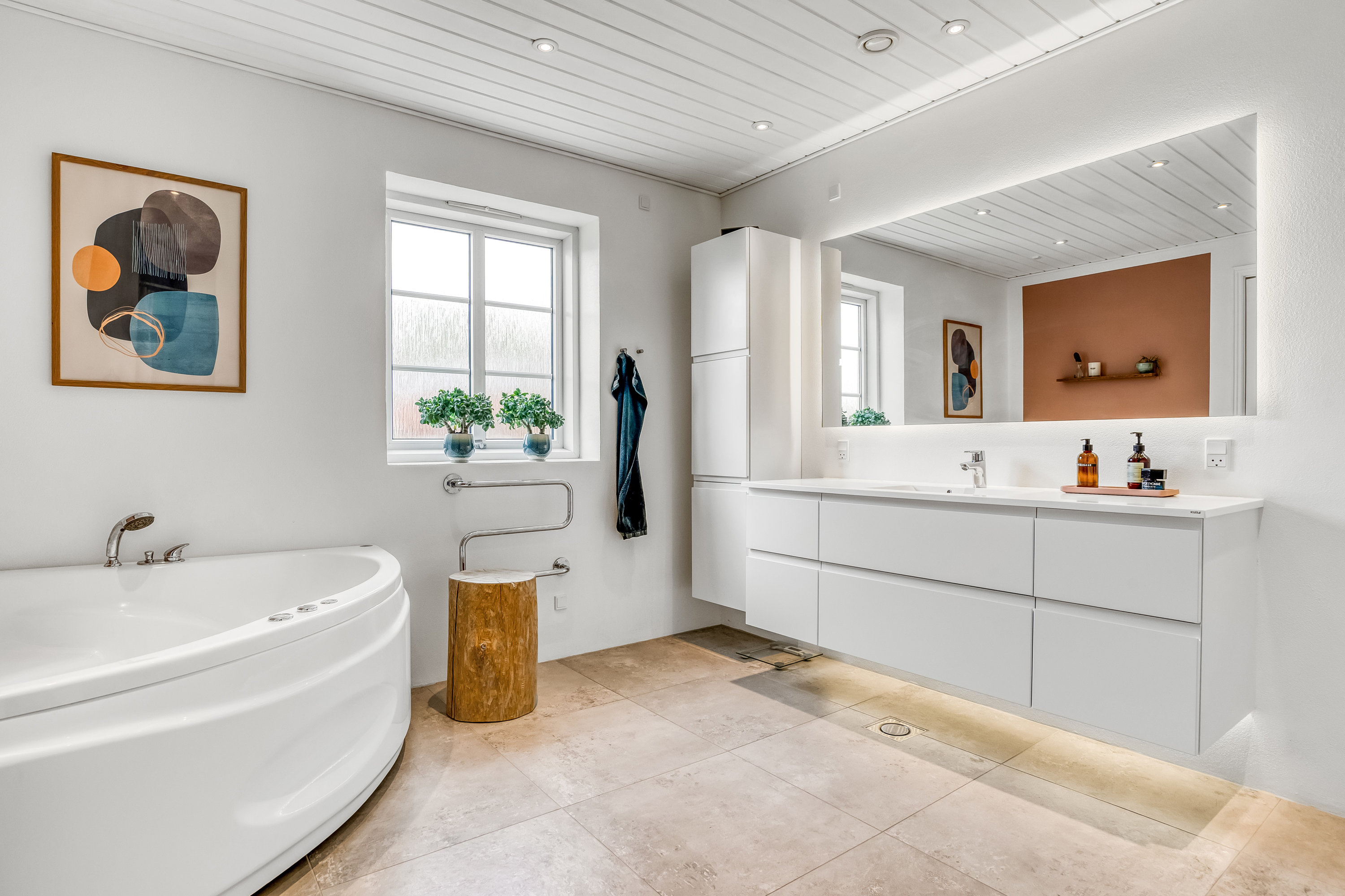 Fremhævet badeværelse billede i fuldskærmstilstand. Billede af Åbrinken 26, 7550 Sørvad