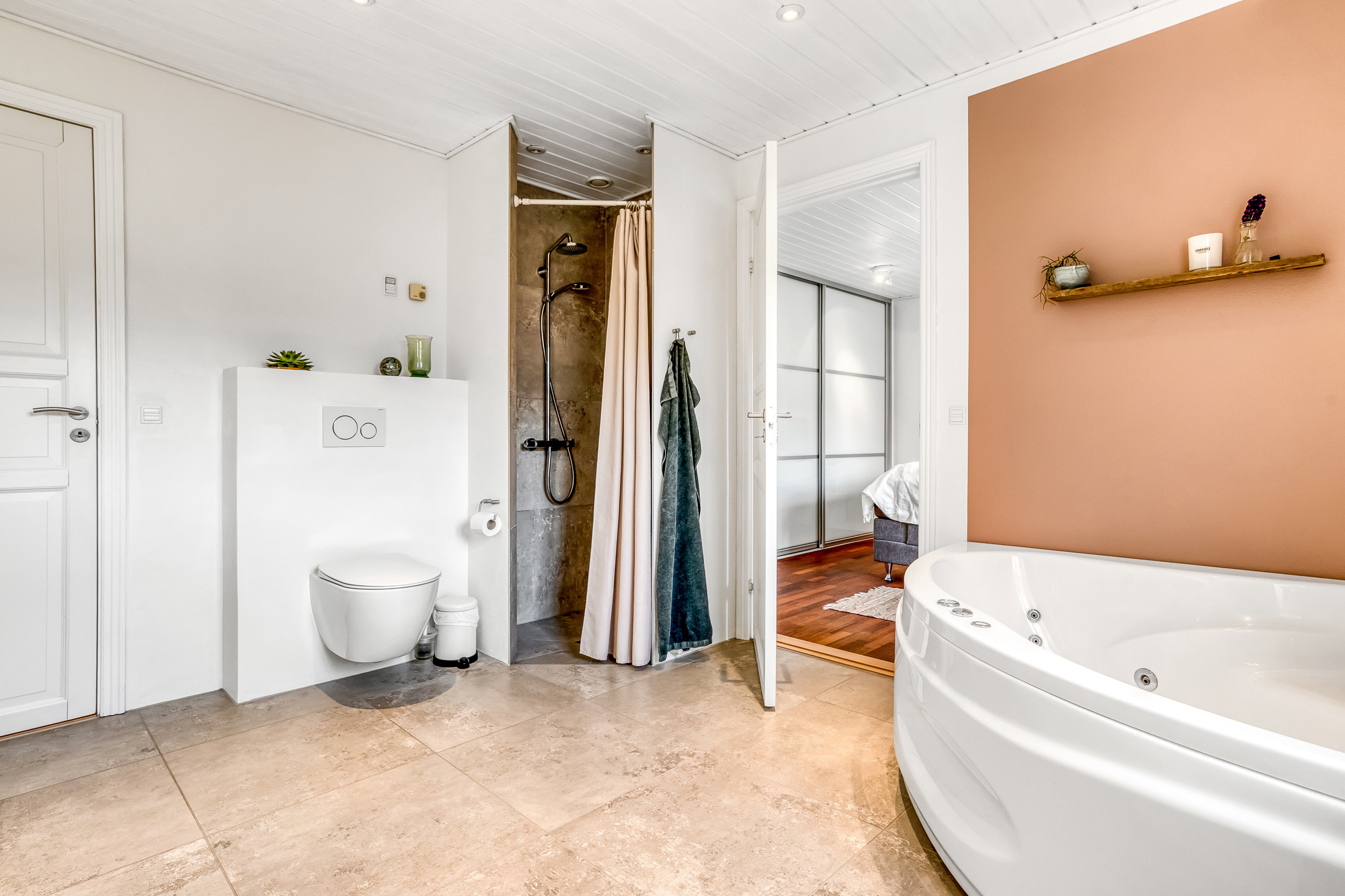 Fremhævet badeværelse billede i fuldskærmstilstand. Billede af Åbrinken 26, 7550 Sørvad