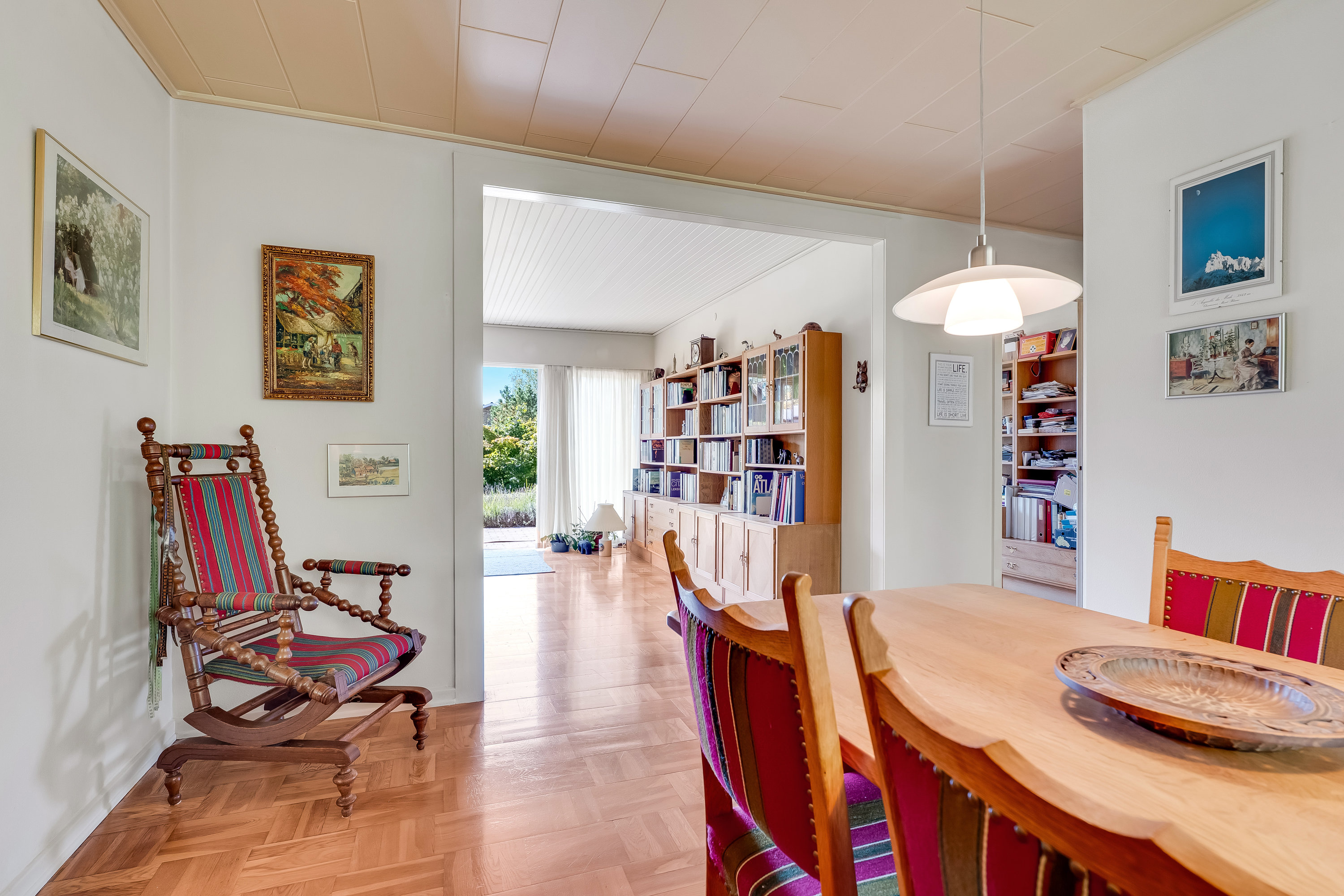 Fremhævet stue billede i fuldskærmstilstand. Billede af Peter Freuchensvej 24, 4800 Nykøbing F