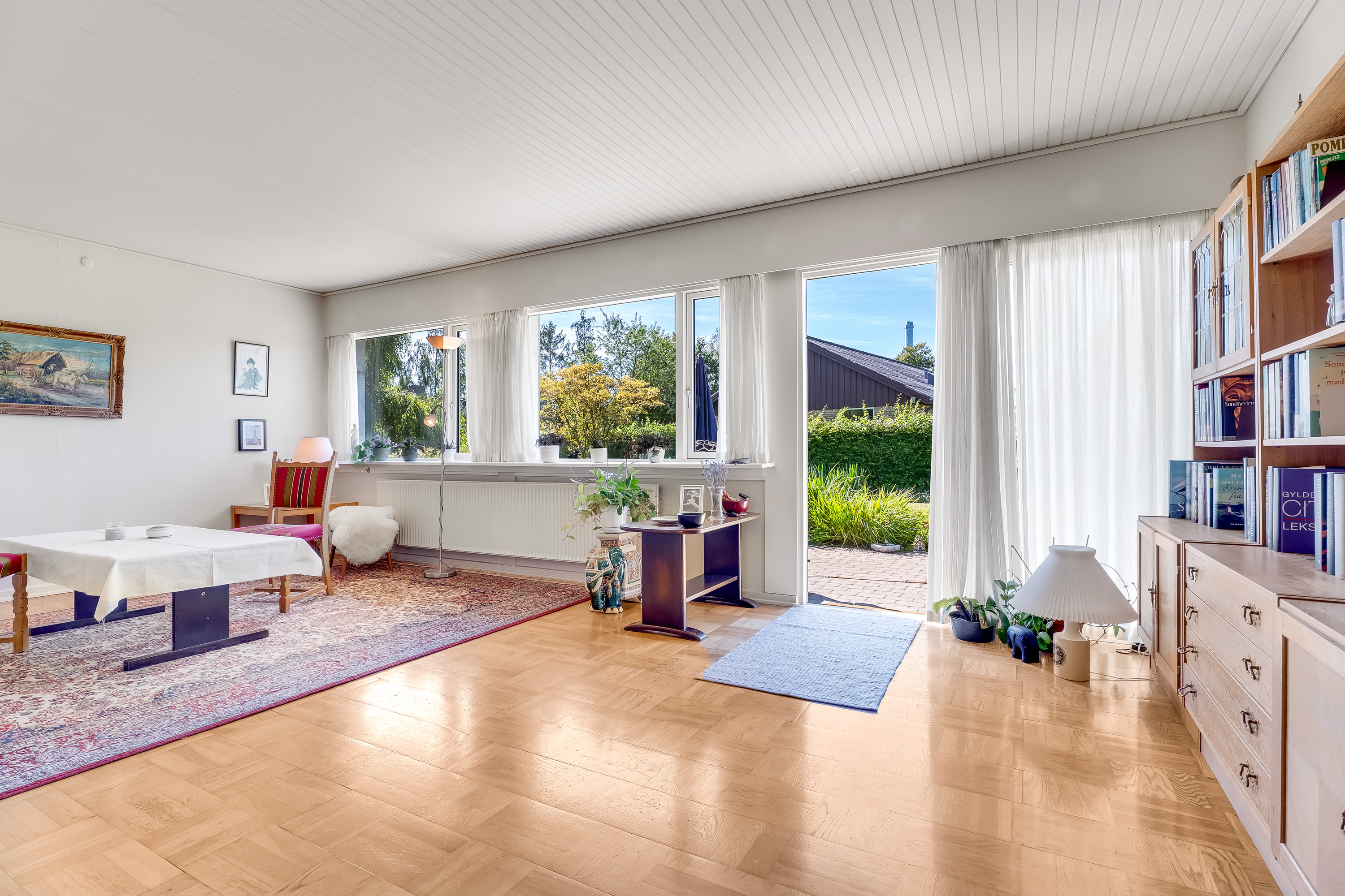 Fremhævet stue billede i fuldskærmstilstand. Billede af Peter Freuchensvej 24, 4800 Nykøbing F