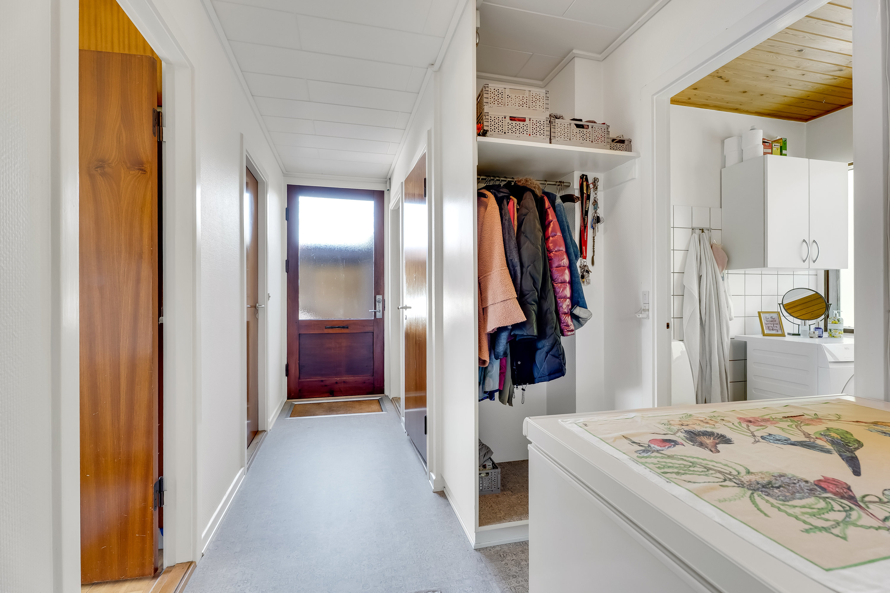 Miniaturebillede 1: gang. Billede af Peter Freuchensvej 24, 4800 Nykøbing F