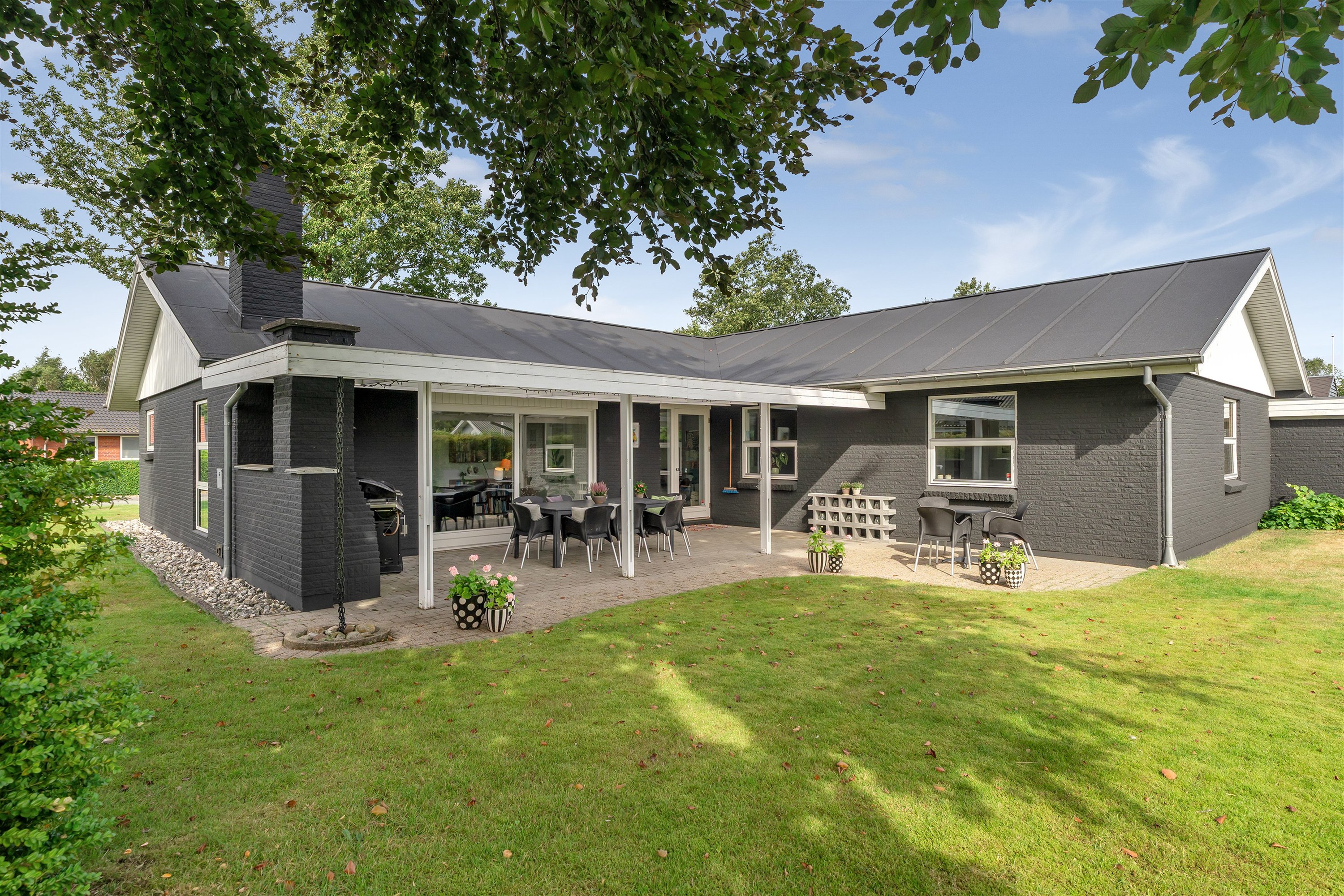 Villa: Ejendommen på Mølleparken 212, 7190 Billund