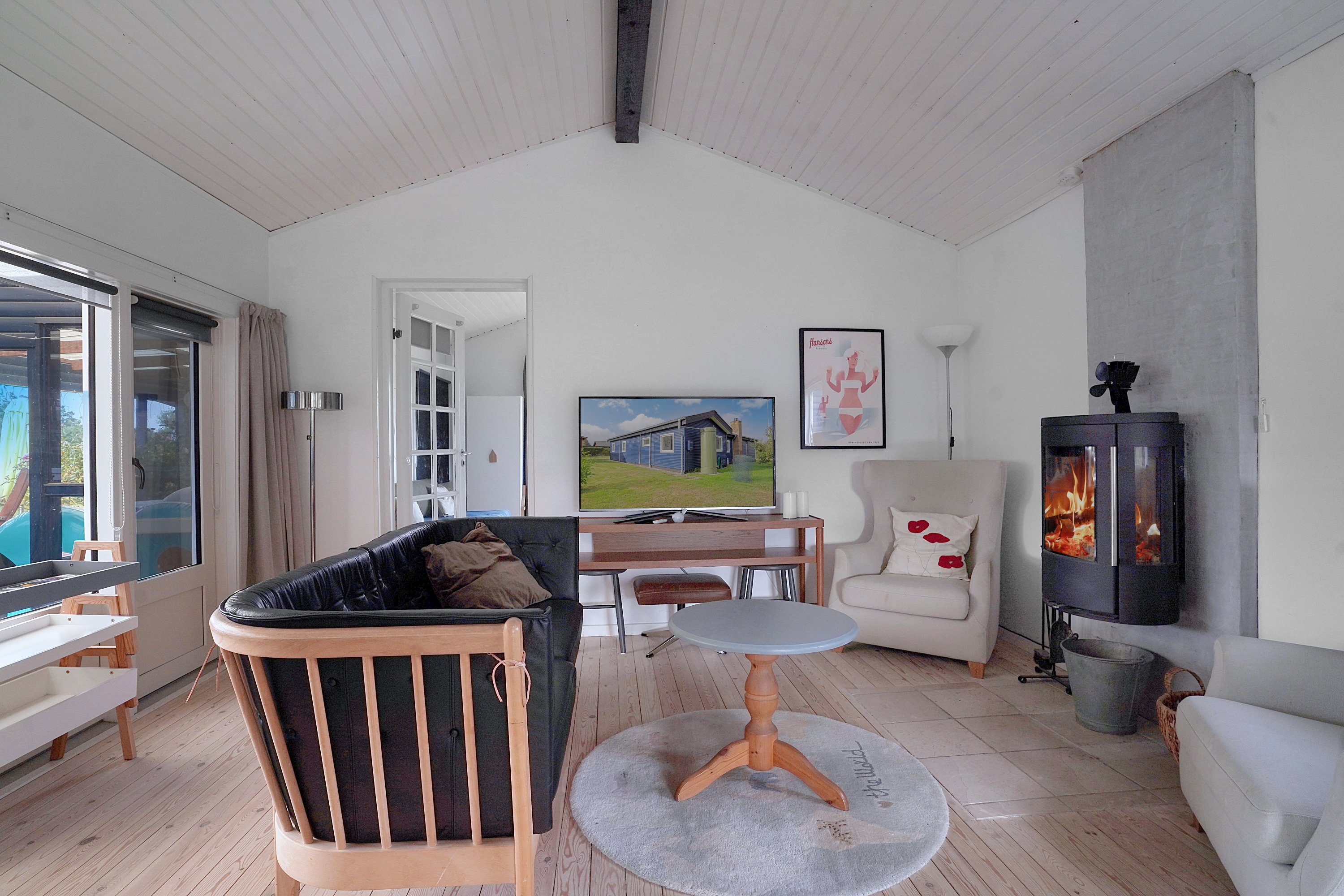 Fremhævet stue billede i fuldskærmstilstand. Billede af Ulriksvej 10, Dalby Huse, 3630 Jægerspris