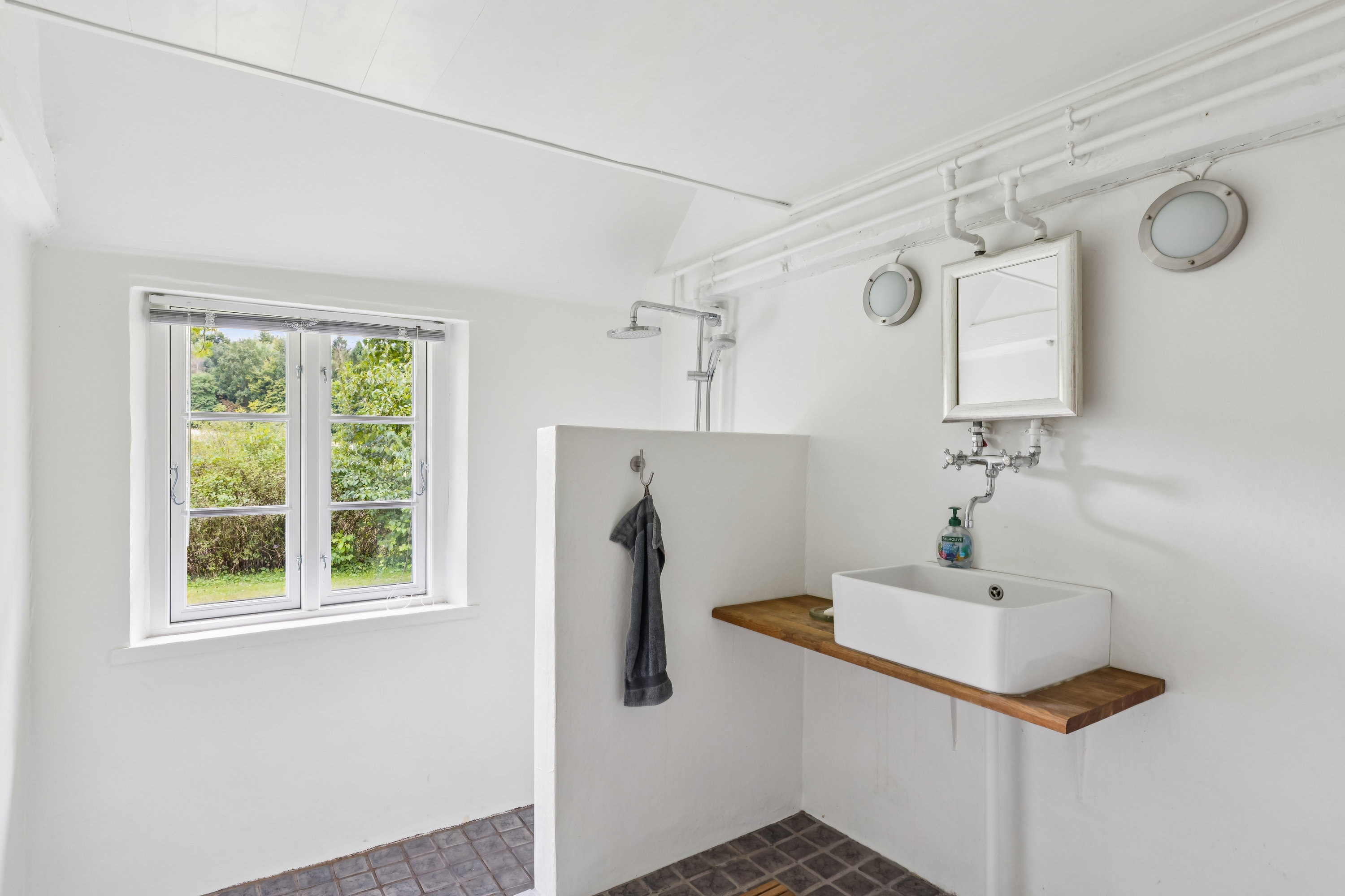 Fremhævet badeværelse billede i fuldskærmstilstand. Billede af Limbækvej 8, 6300 Gråsten