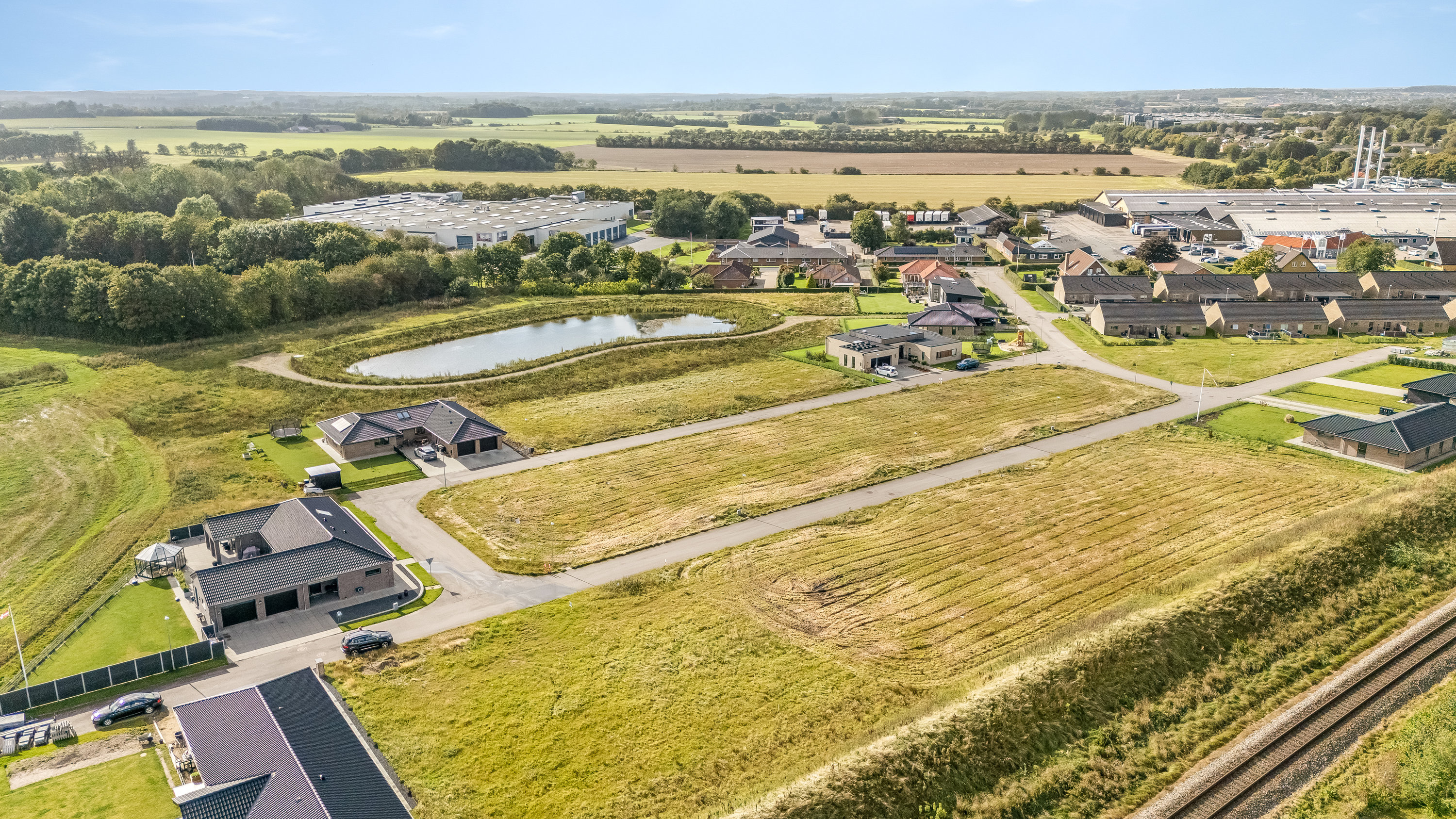 Fremhævet luftfoto billede i fuldskærmstilstand. Billede af Engholmgård 11, Tvis, 7500 Holstebro