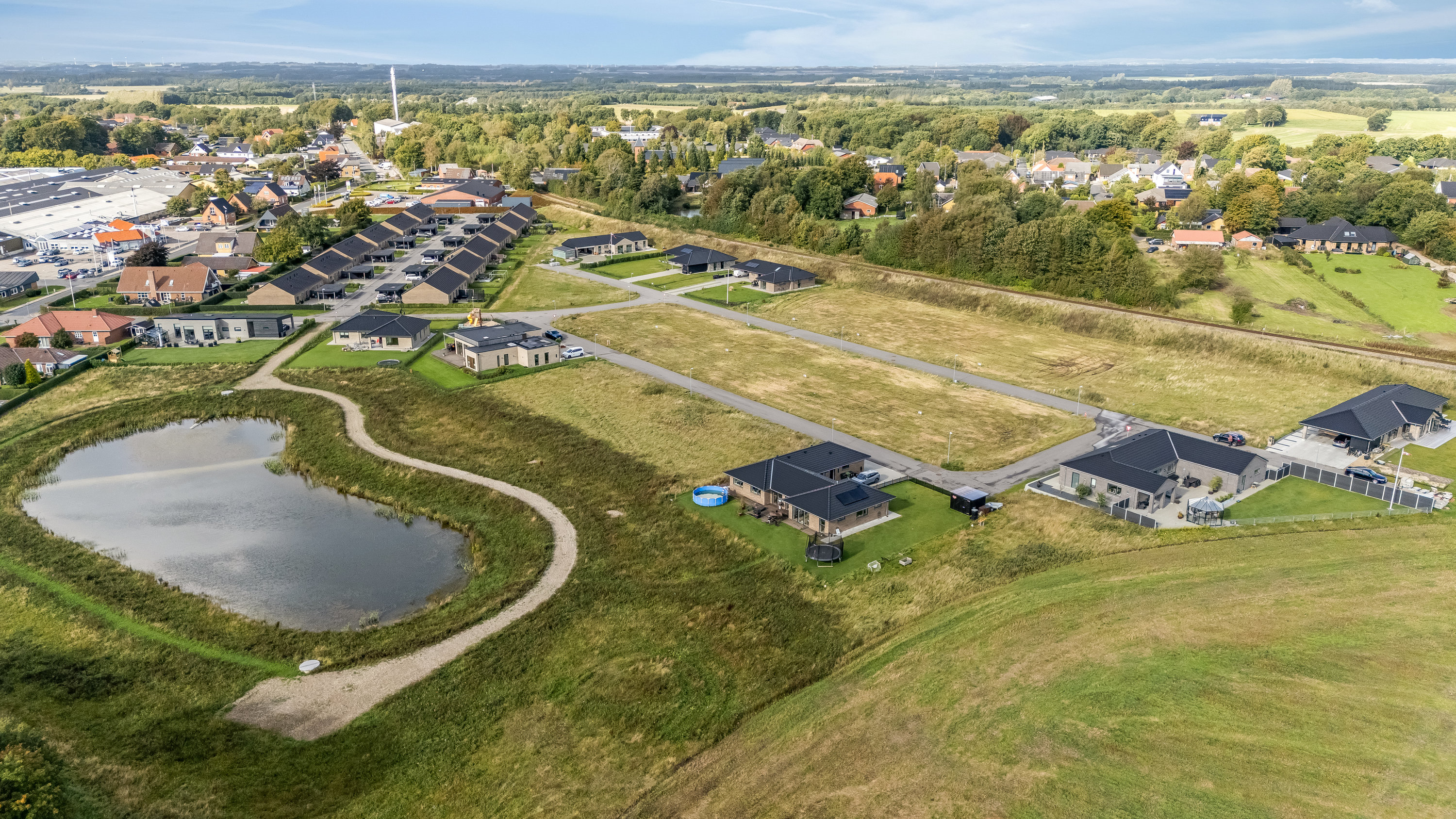 Fremhævet luftfoto billede i fuldskærmstilstand. Billede af Engholmgård 11, Tvis, 7500 Holstebro