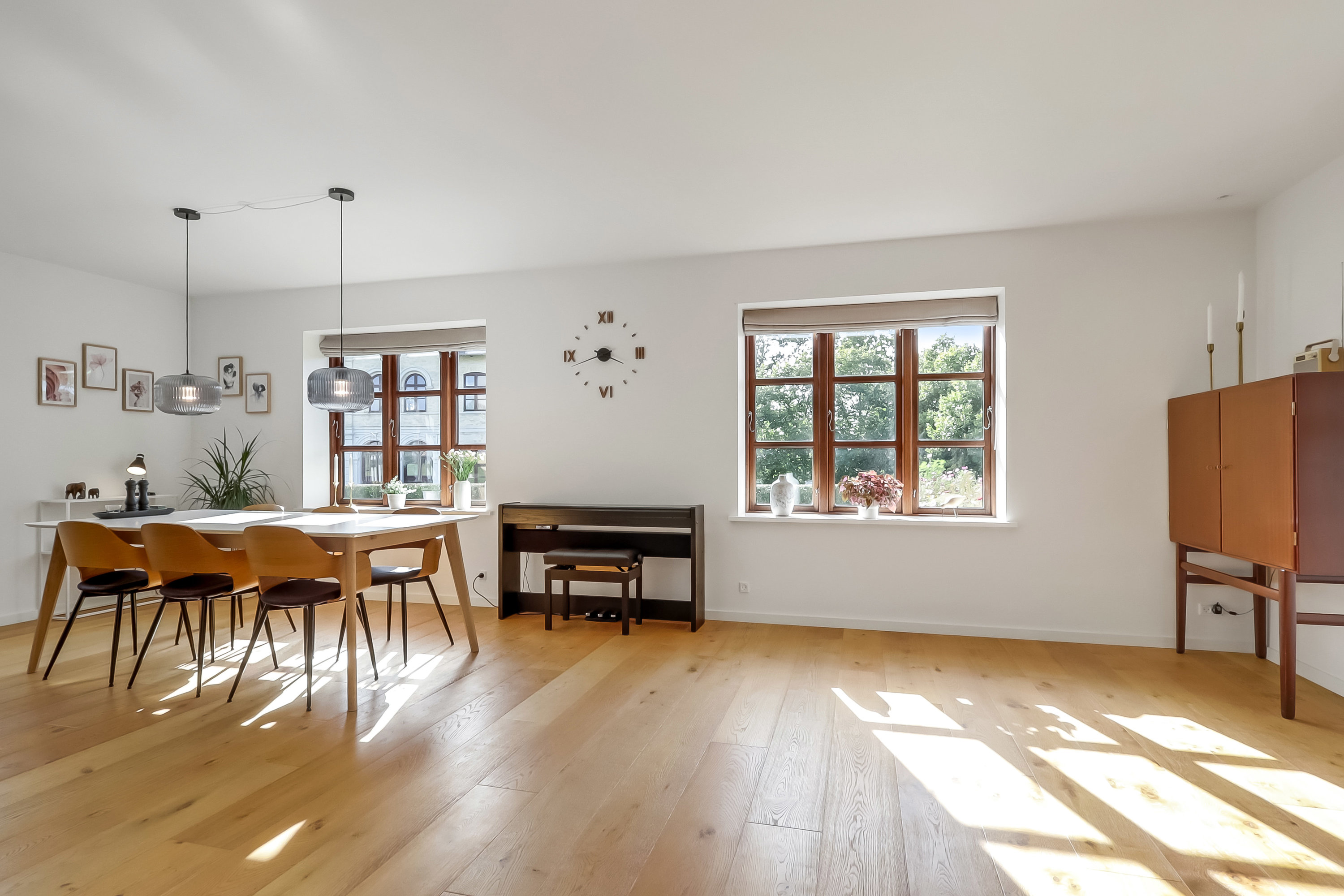 Fremhævet stue billede i fuldskærmstilstand. Billede af Banepladsen 5, 5772 Kværndrup