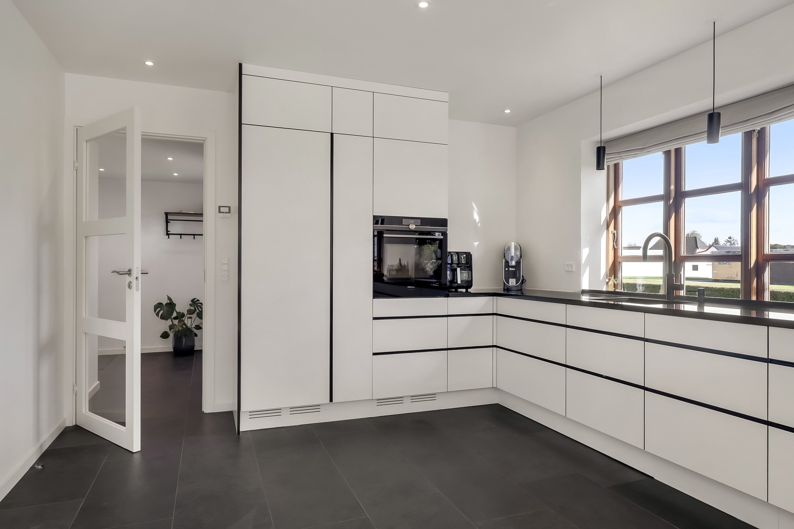 Fremhævet køkken billede i fuldskærmstilstand. Billede af Banepladsen 5, 5772 Kværndrup