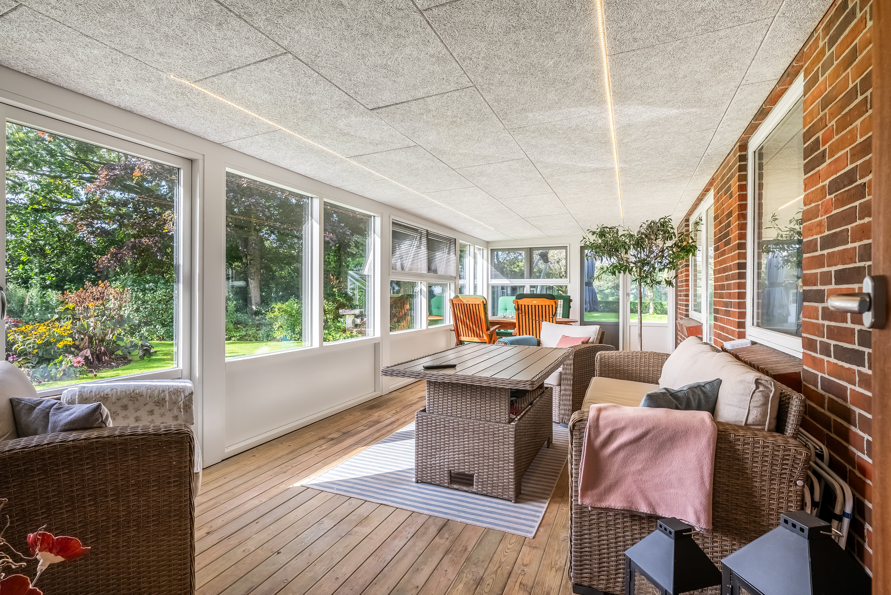 Fremhævet overdækket terrasse billede i fuldskærmstilstand. Billede af Bakkedraget 68, 6940 Lem St