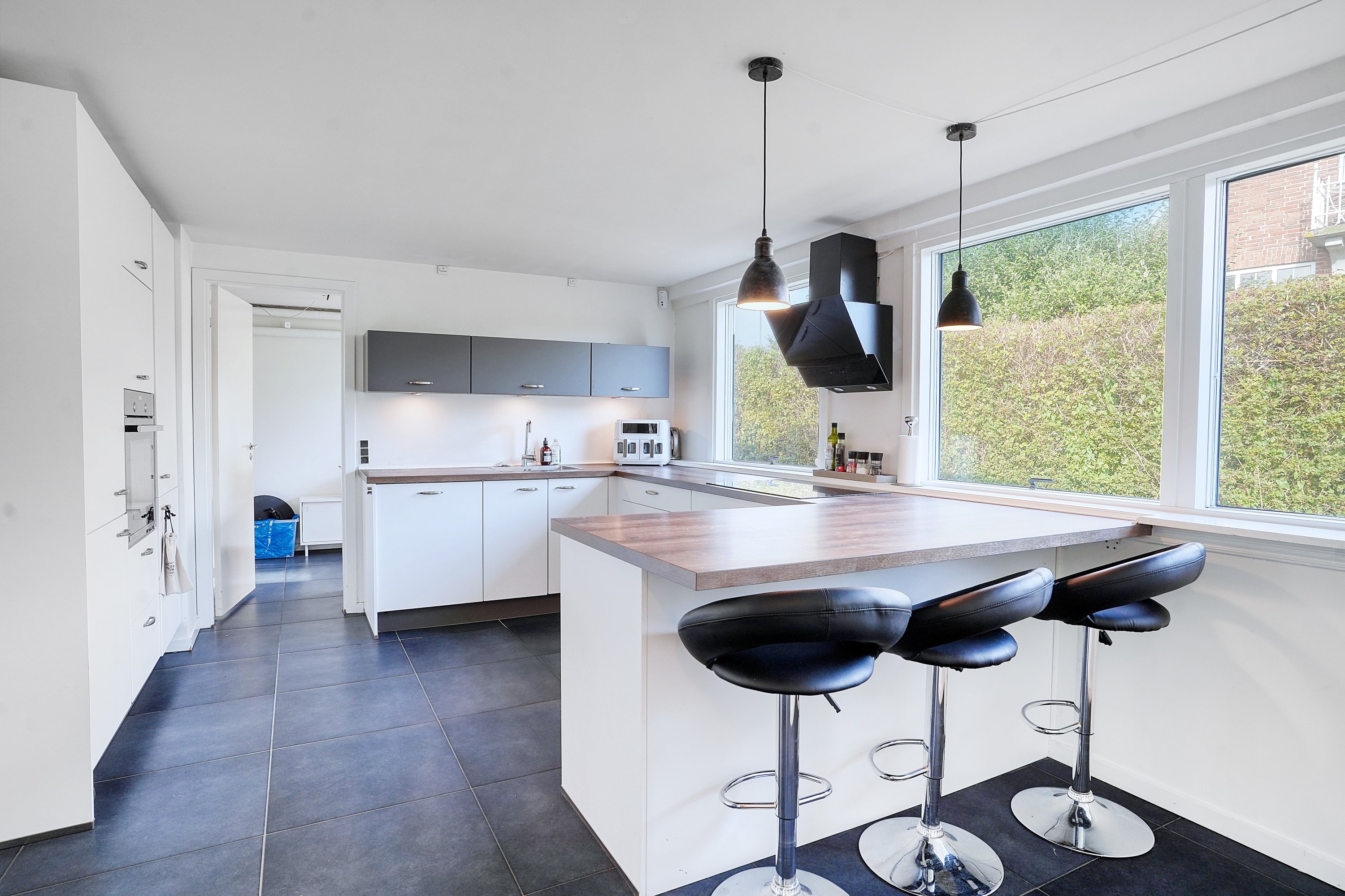 Fremhævet køkken billede i fuldskærmstilstand. Billede af Baldersvej 16, 3000 Helsingør