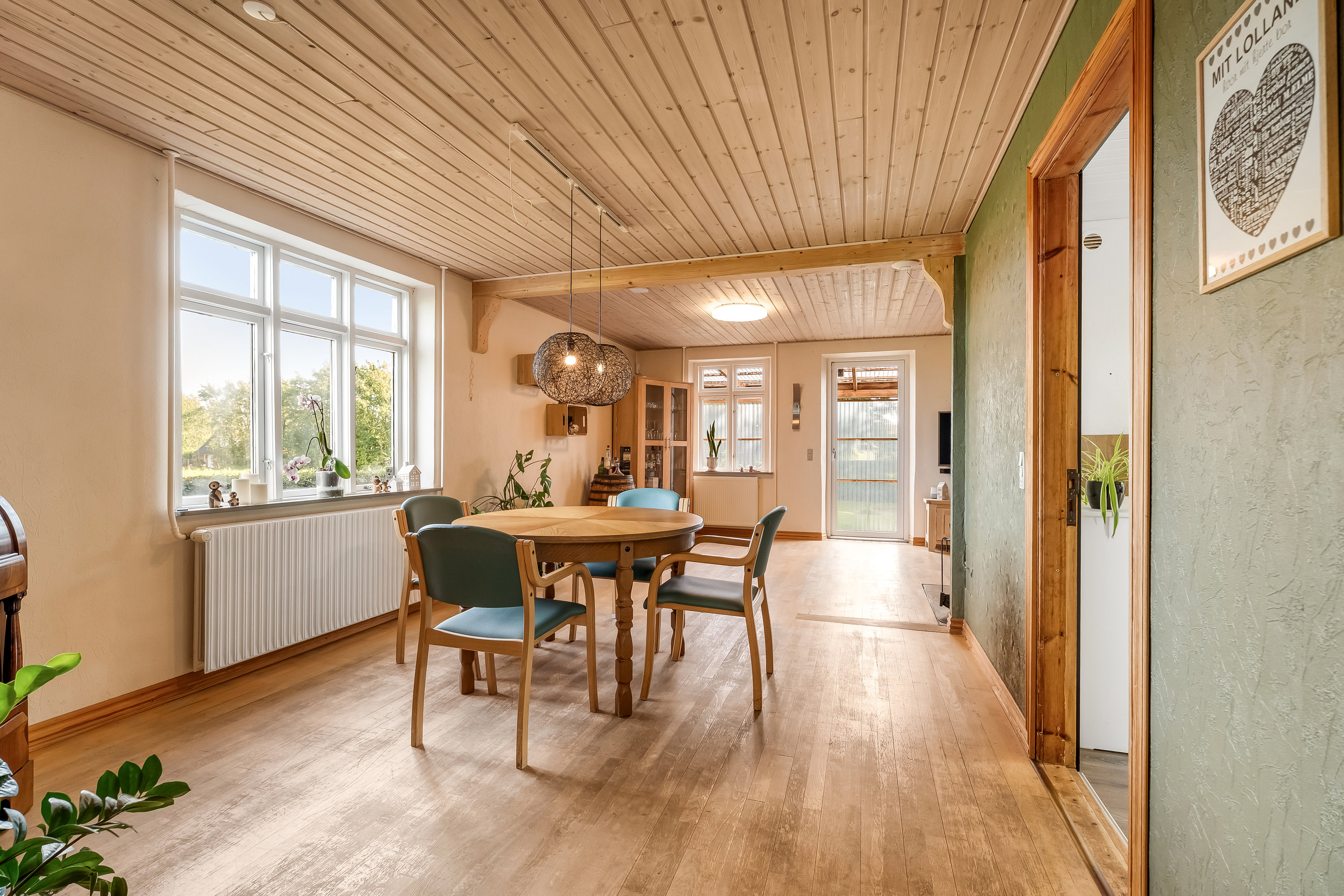 Fremhævet stue billede i fuldskærmstilstand. Billede af Bulskovvej 2, 4900 Nakskov